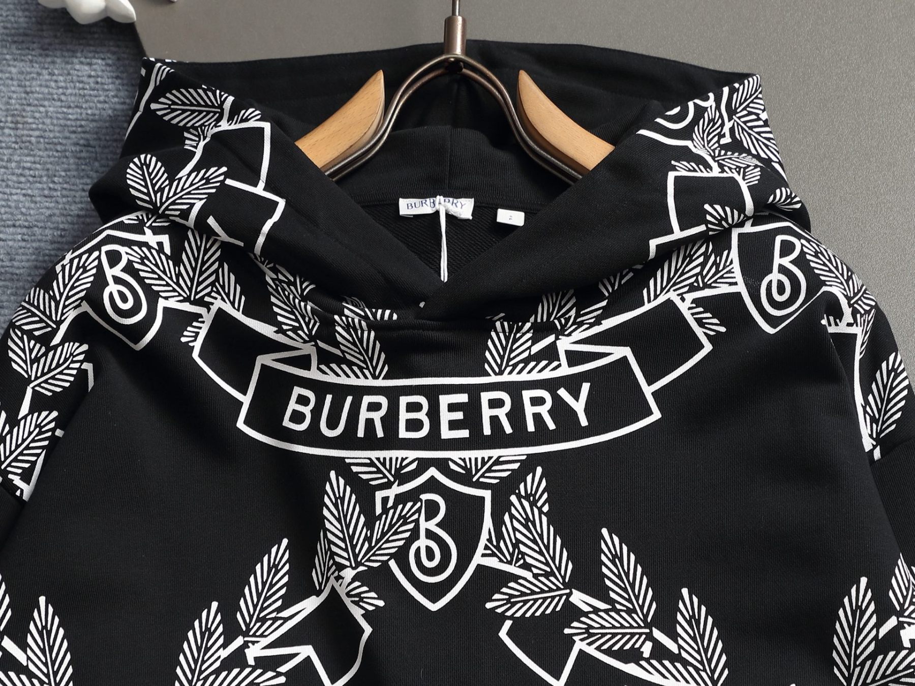【BURBERRY】バーバリー パーカー