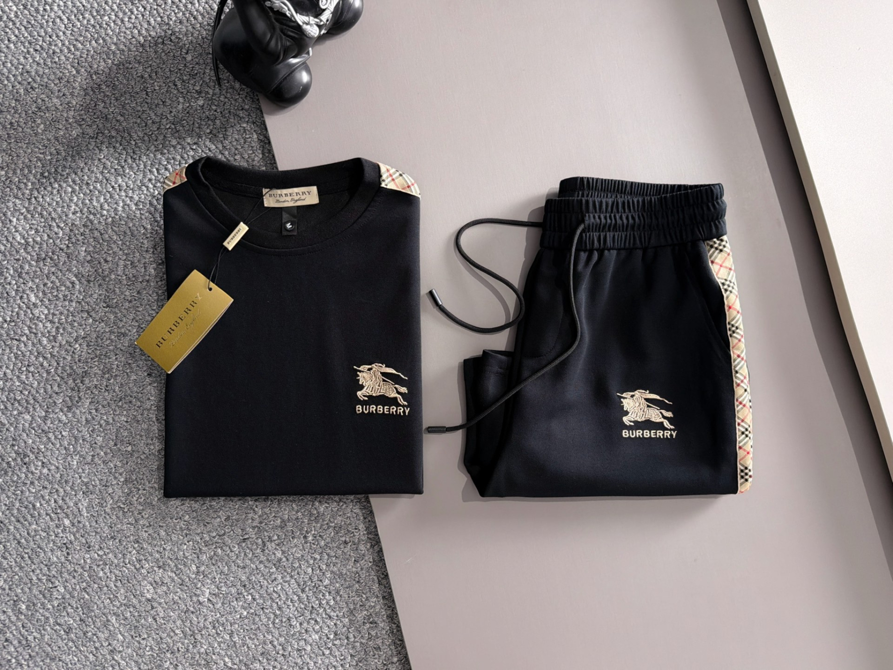 【BURBERRY】半袖T シャツショートパンツ セットアップ