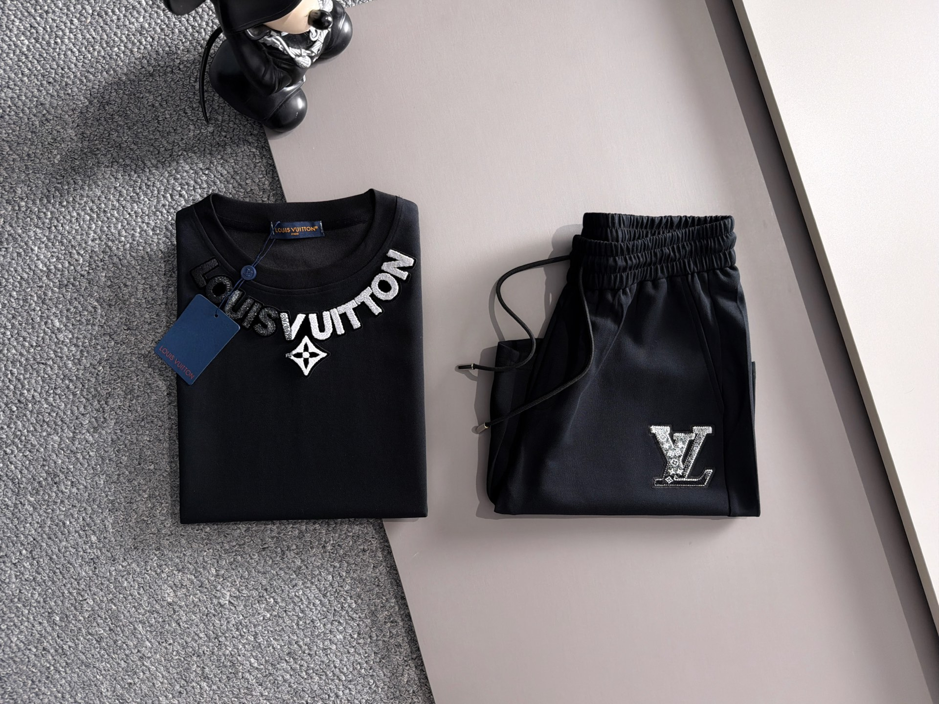【LOUIS VUITTON】半袖T シャツショートパンツ セットアップ