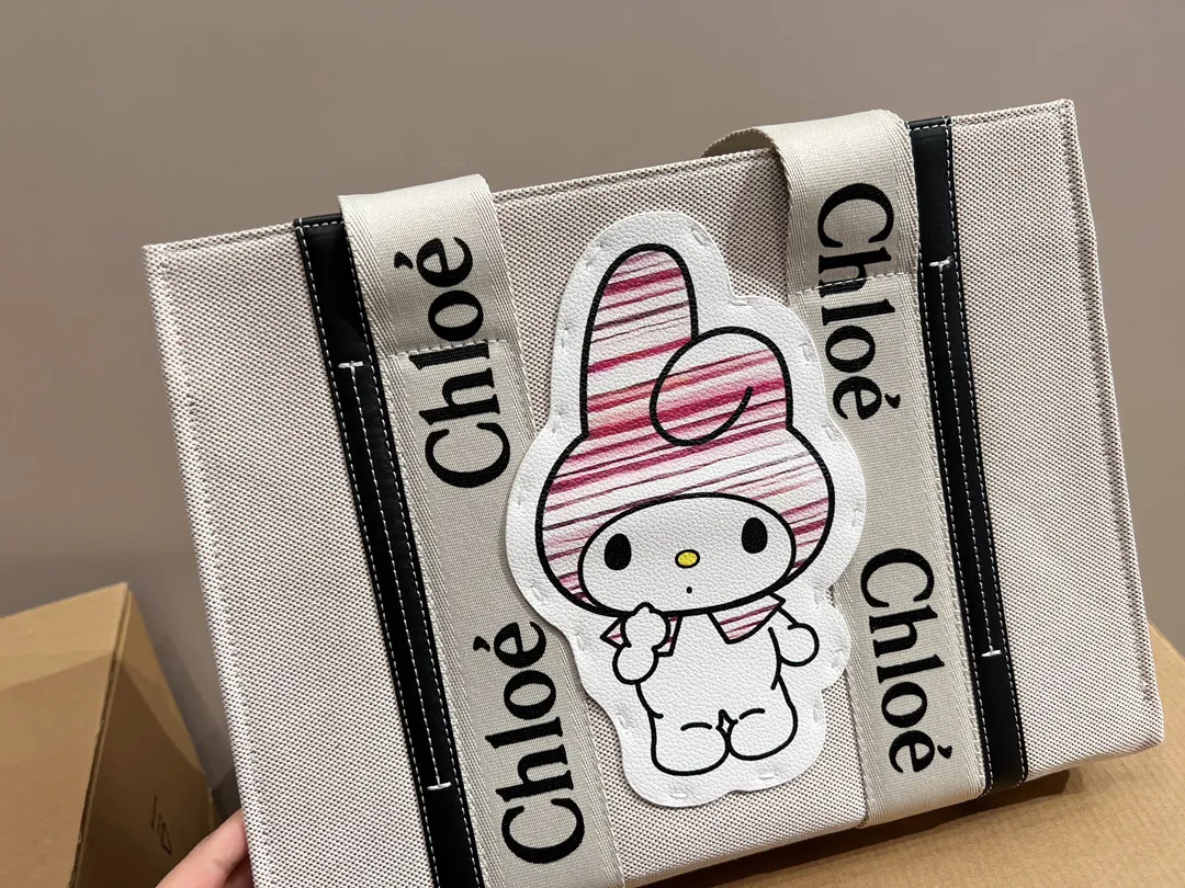 【CHLOE】大人気 「WOODY」スモールトートバッグ ストラップ付き