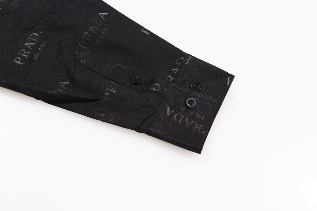 【PRADA 公式旗艦店】プラダ シャツ ご好評に付き再入荷 240803