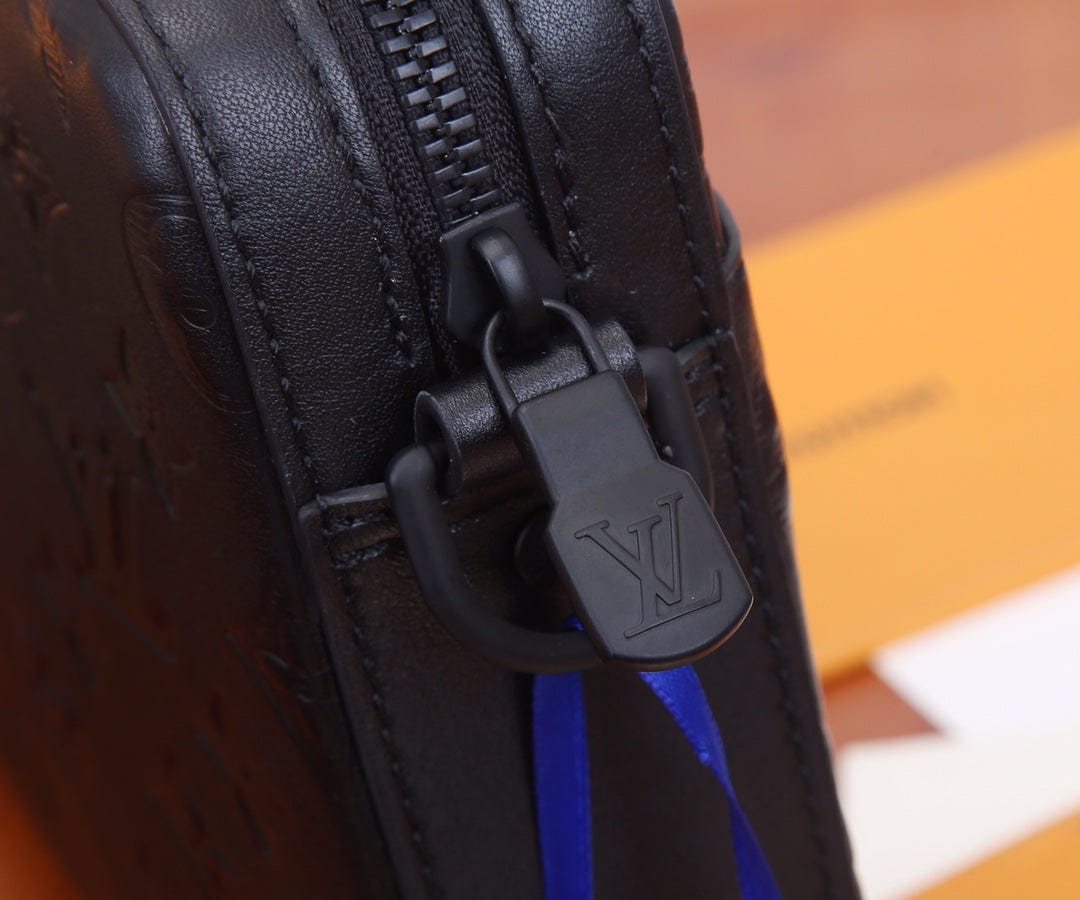 LOUIS VUITTON デュオ・メッセンジャー M69827