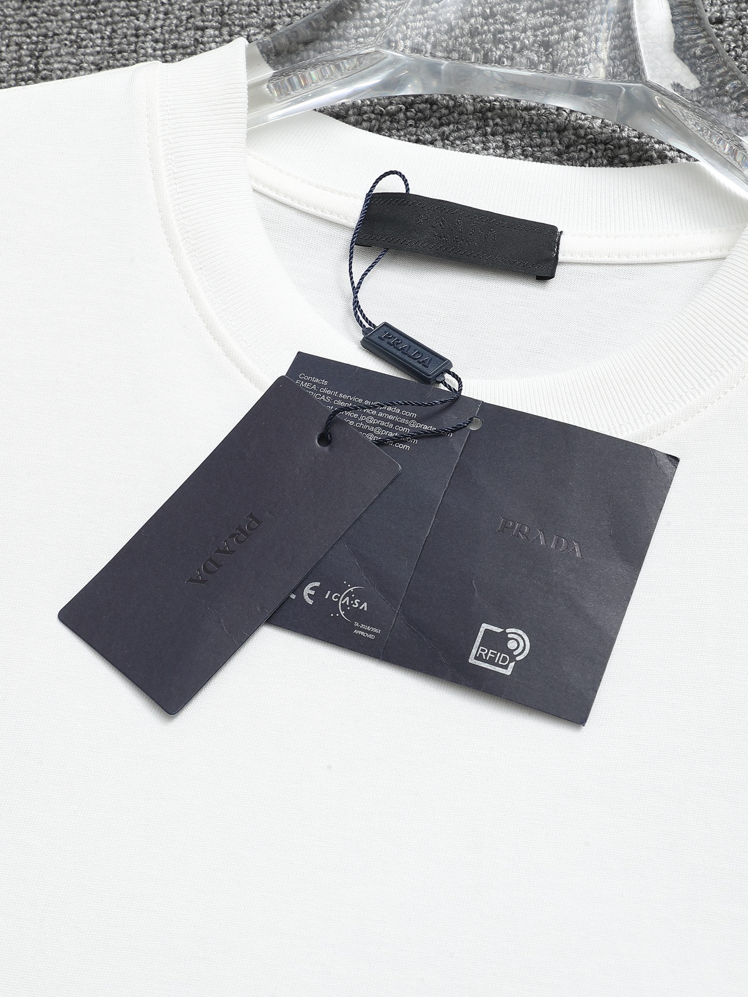 【PRADA】半袖 T シャツ