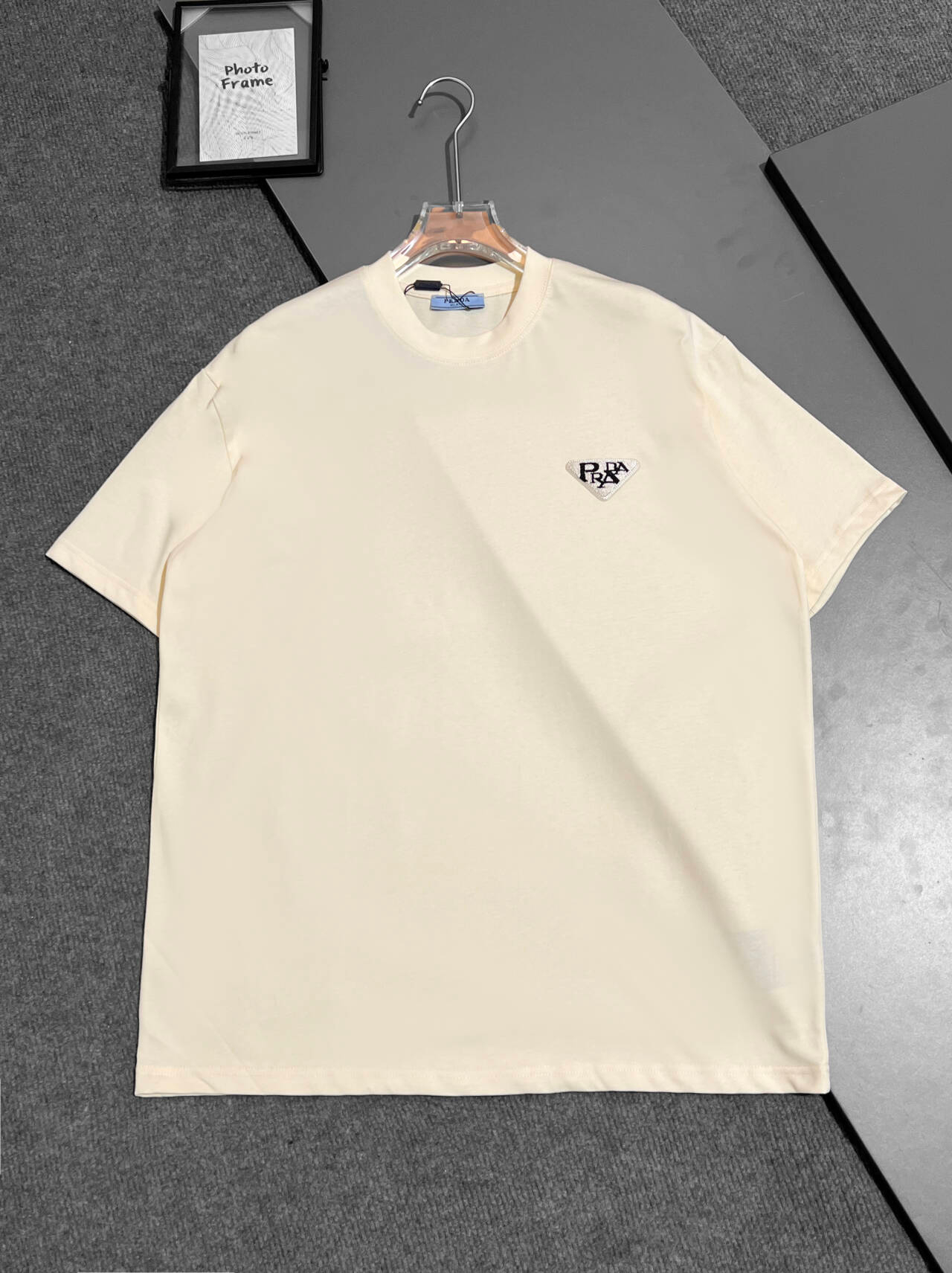 【PRADA】半袖 T シャツ