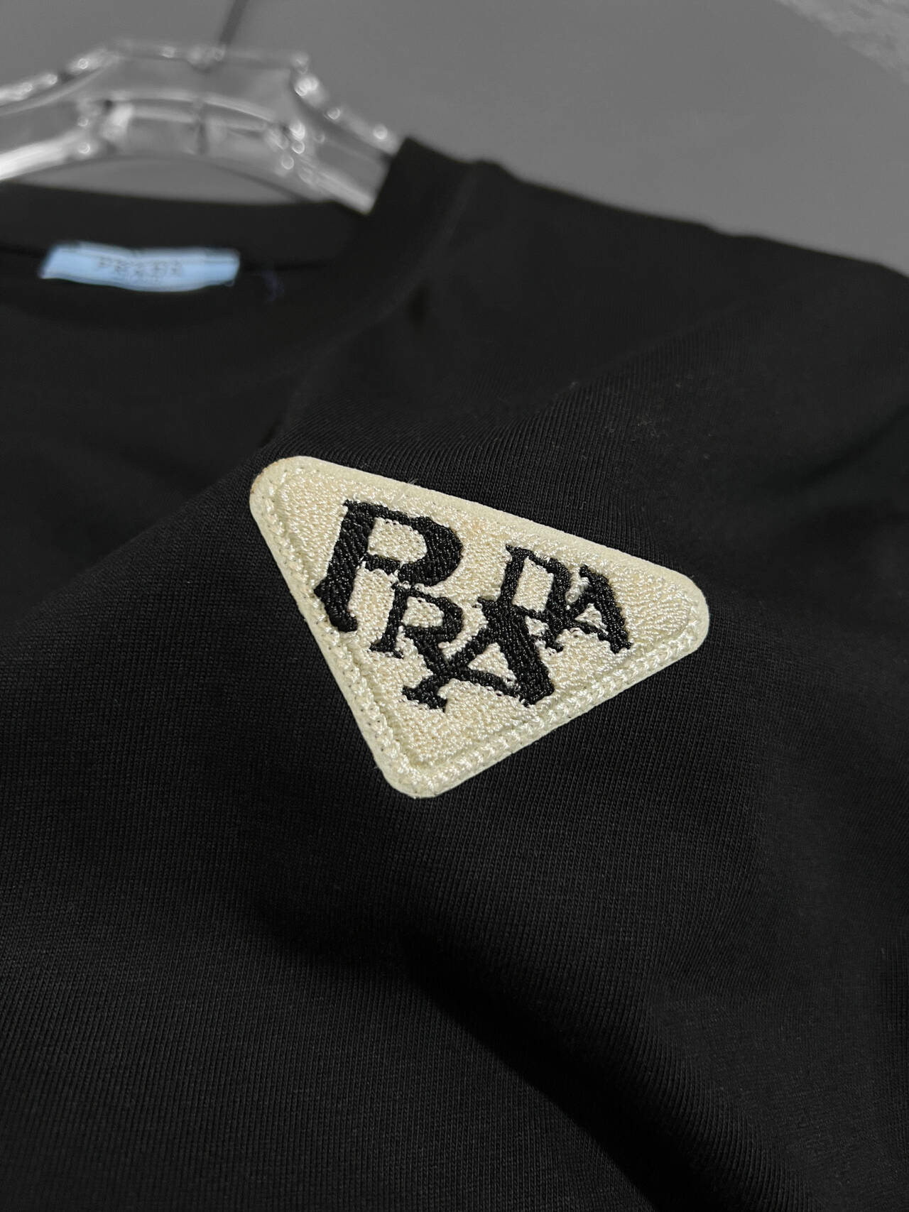 【PRADA】半袖 T シャツ