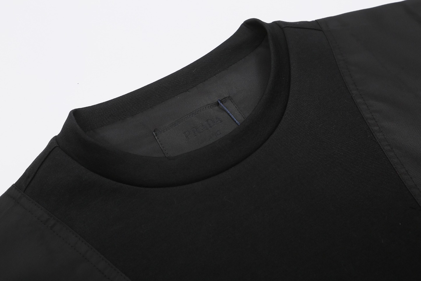 【PRADA】長袖 T シャツ