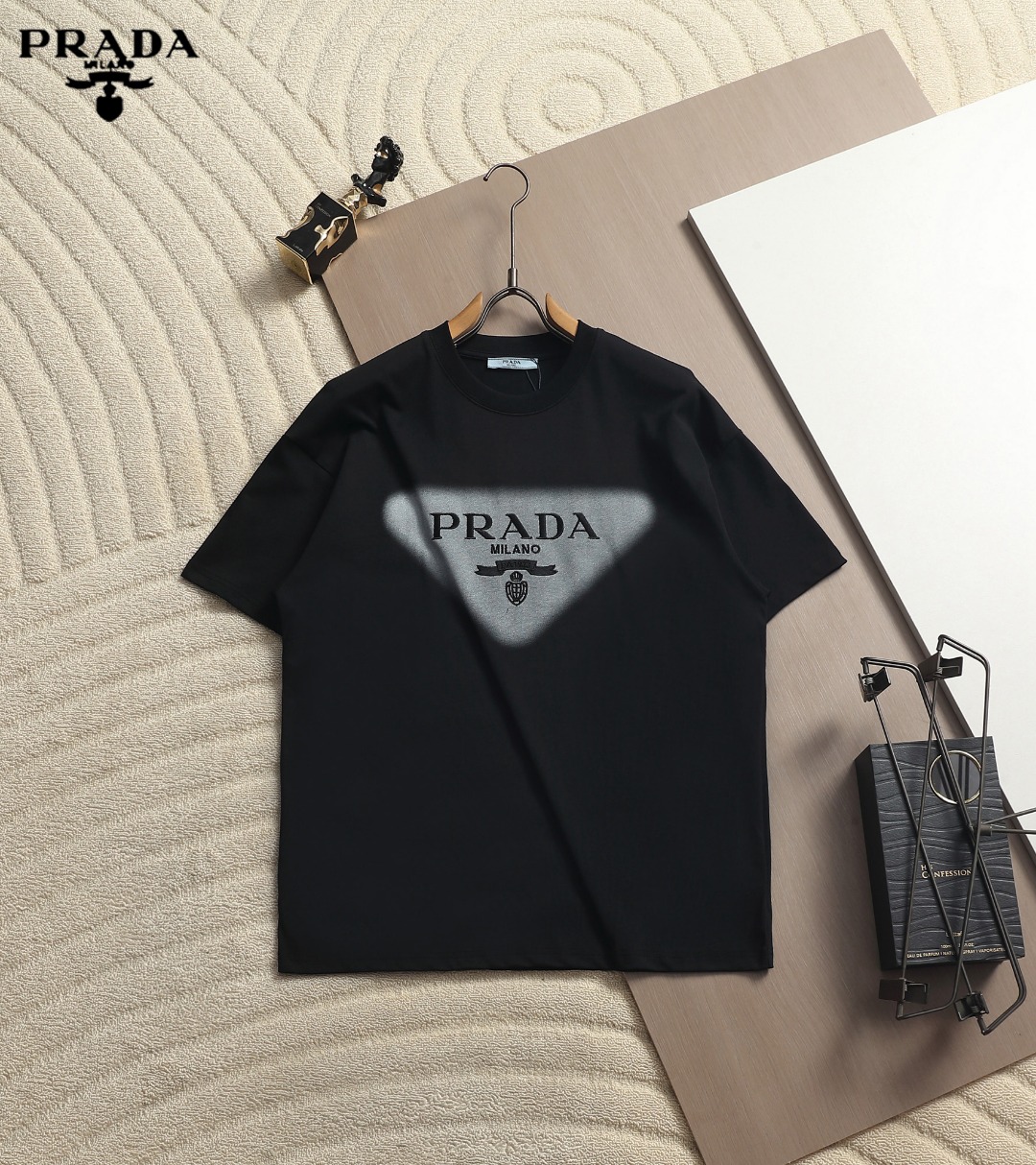 【PRADA】半袖 T シャツ