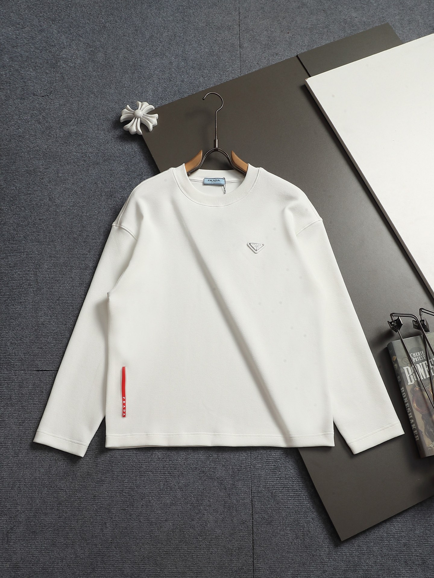 【PRADA】長袖 T シャツ