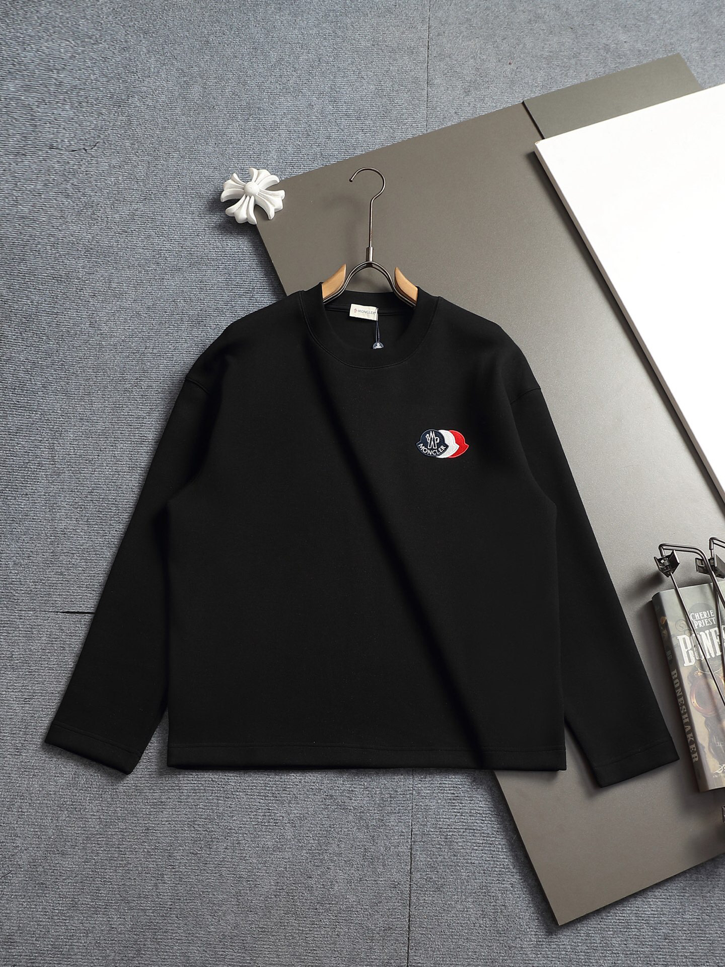 【MONCLER】刺繍長袖 T シャツ
