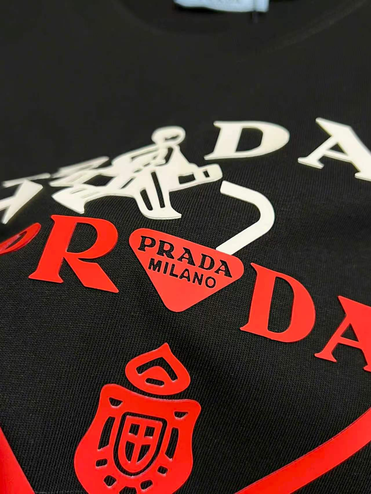 【PRADA】半袖 T シャツ