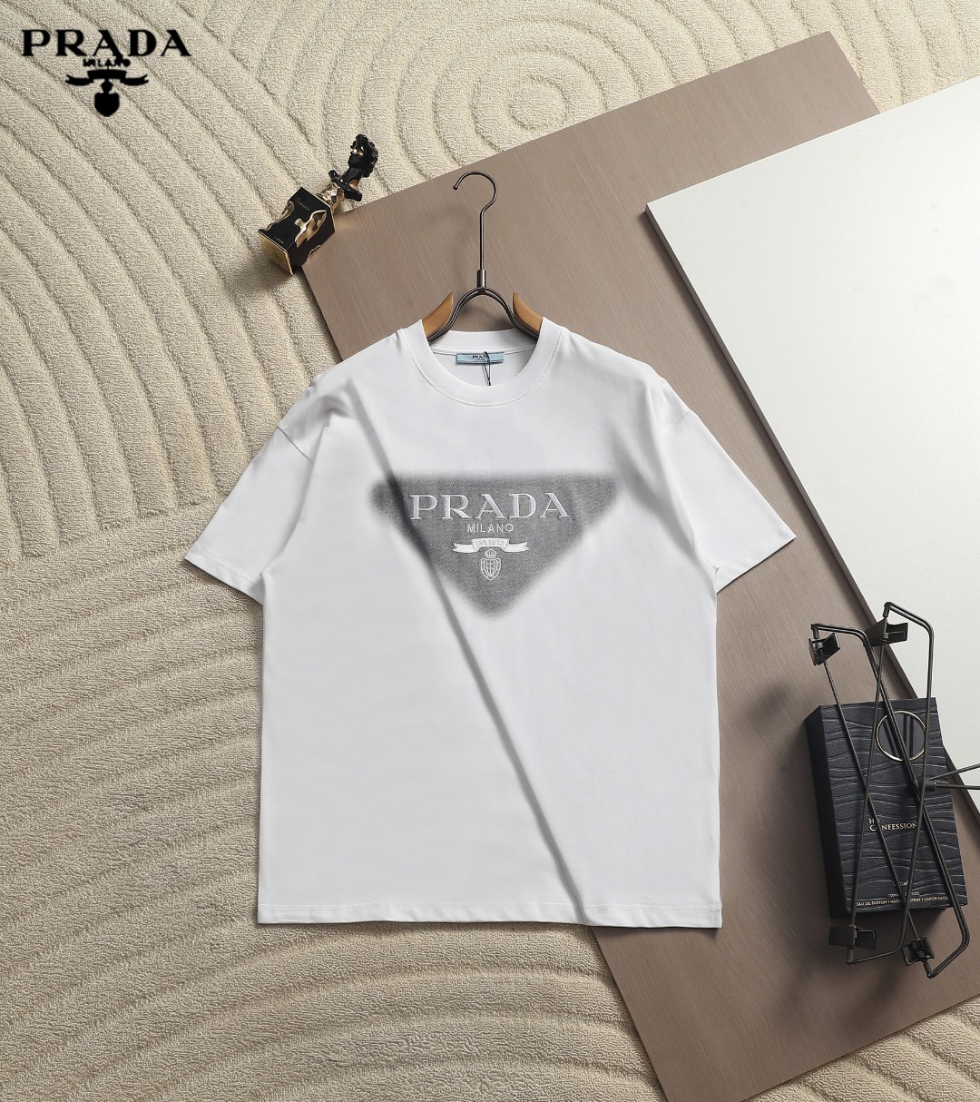 【PRADA】半袖 T シャツ