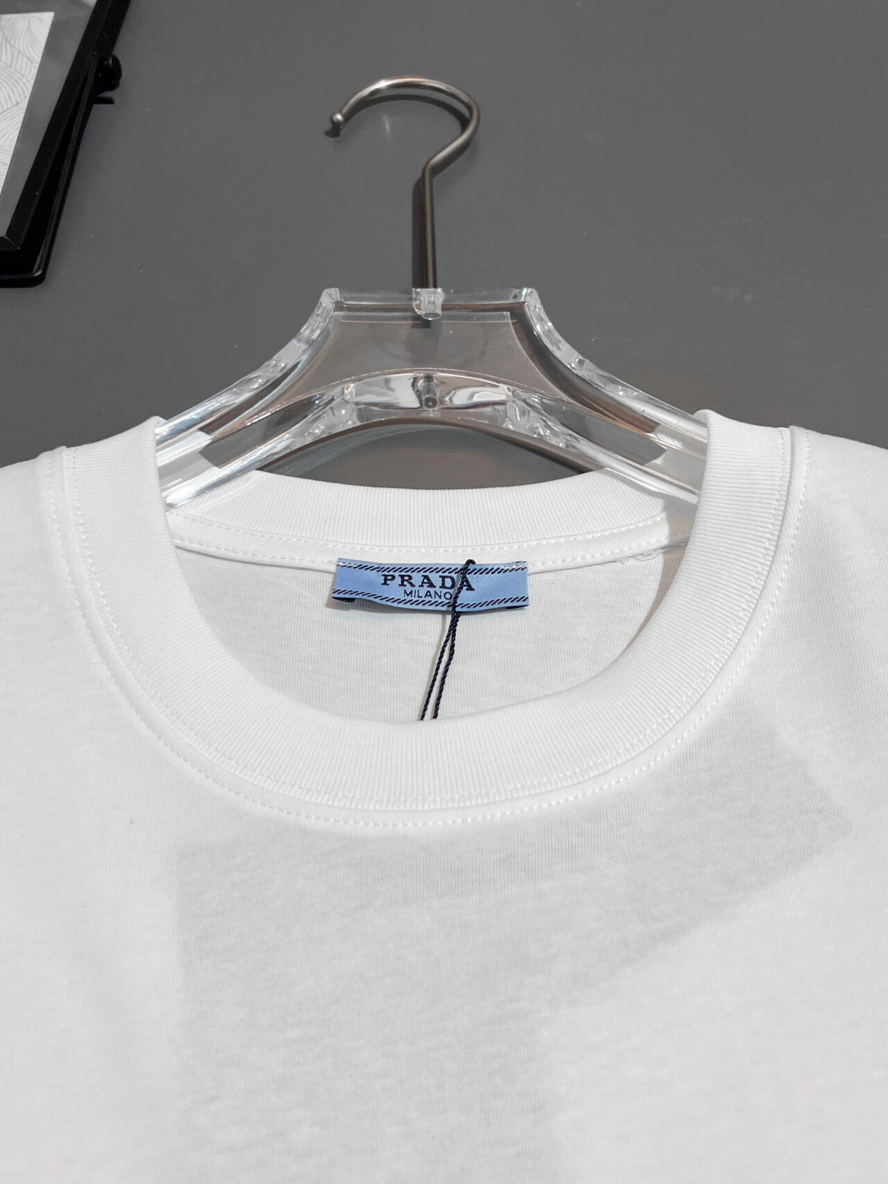 【PRADA】半袖 T シャツ