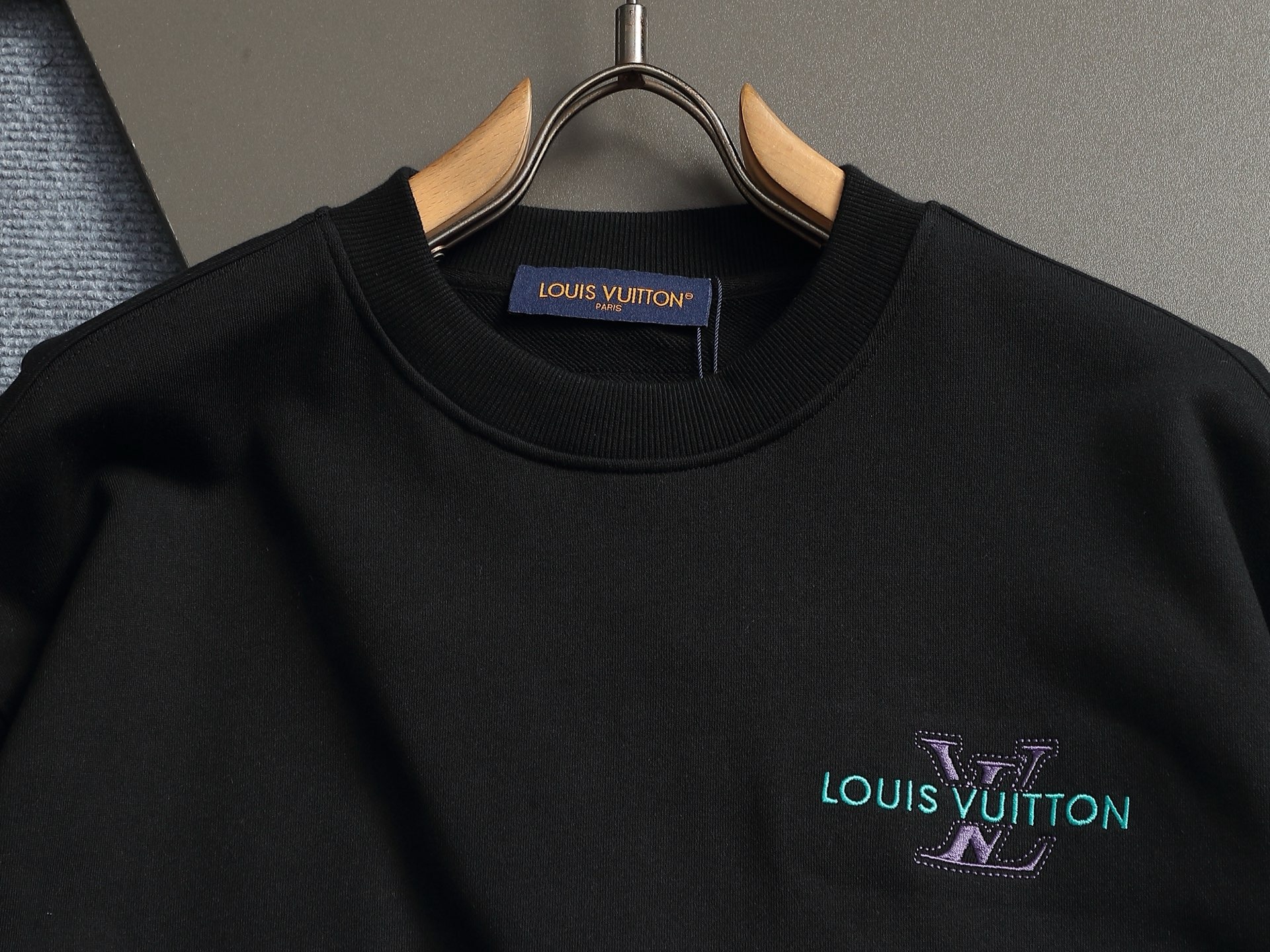 【LOUIS VUITTON】刺繍長袖 T シャツ