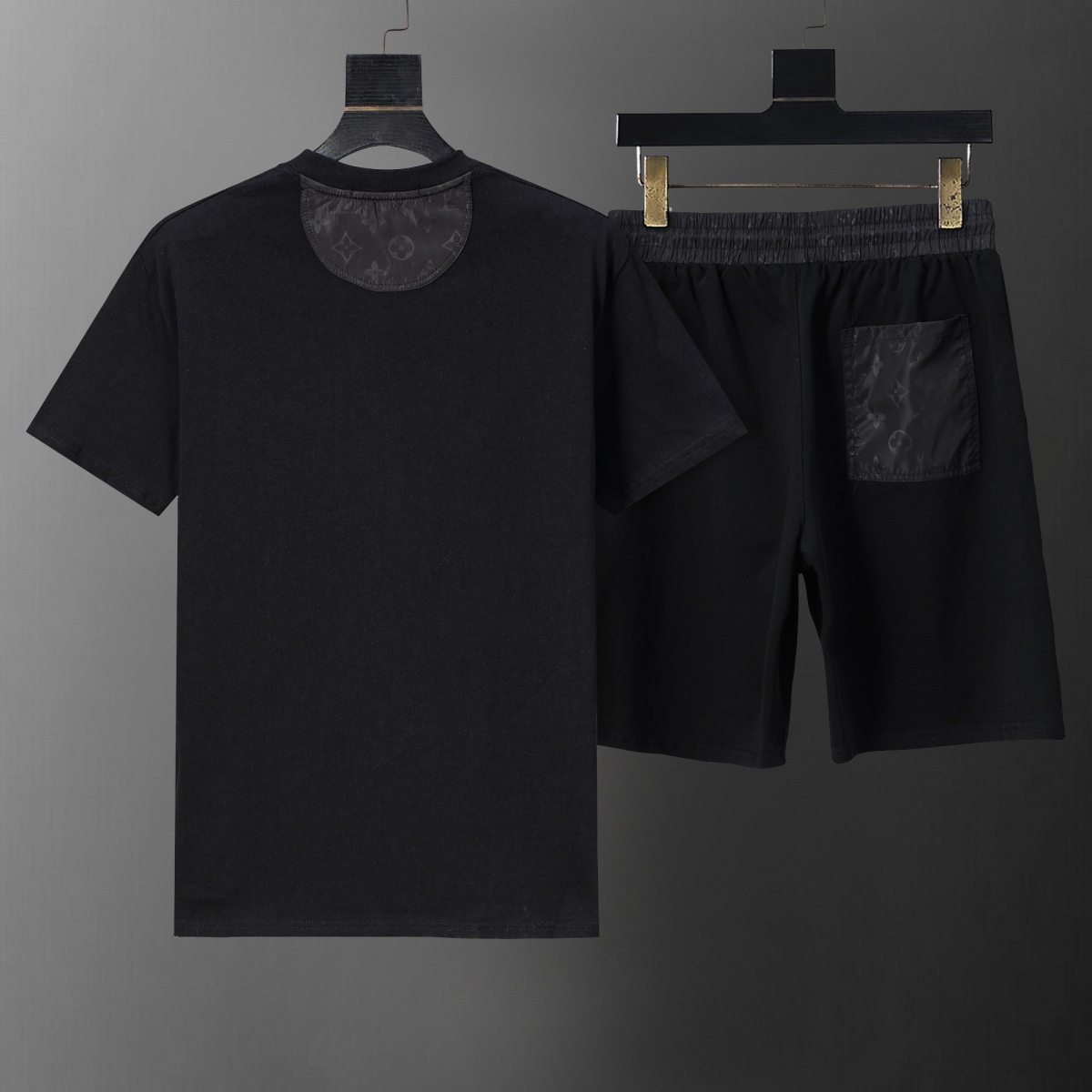 【LOUIS VUITTON】半袖T シャツショートパンツ セットアップ