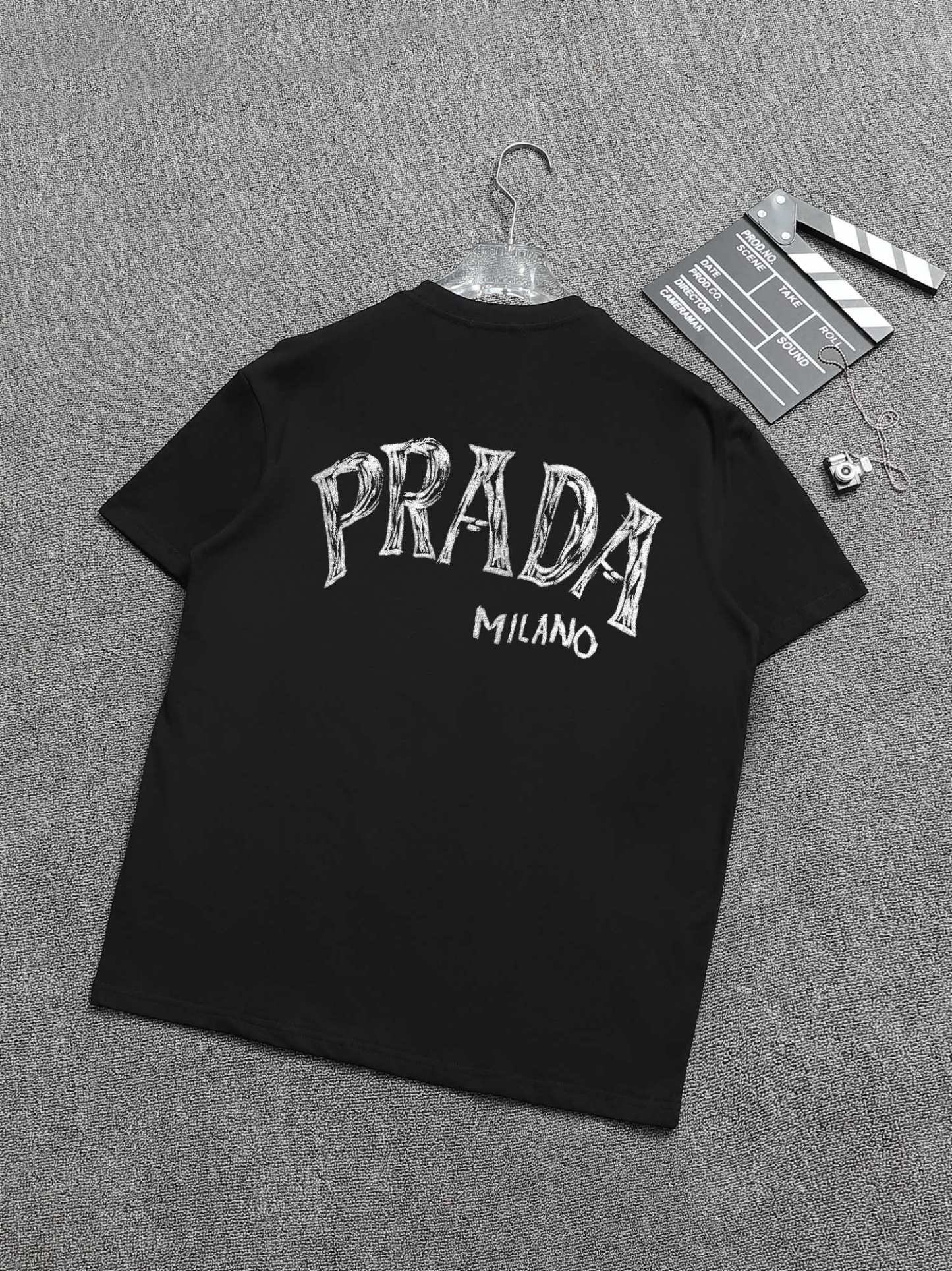 【PRADA】半袖 T シャツ