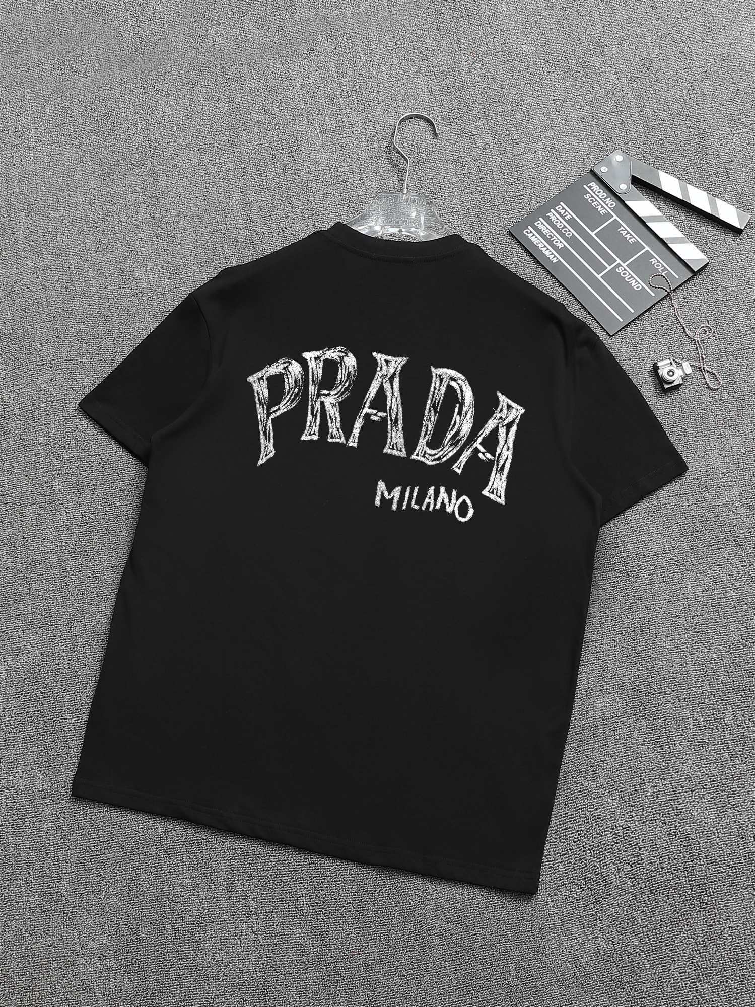 【PRADA】半袖 T シャツ