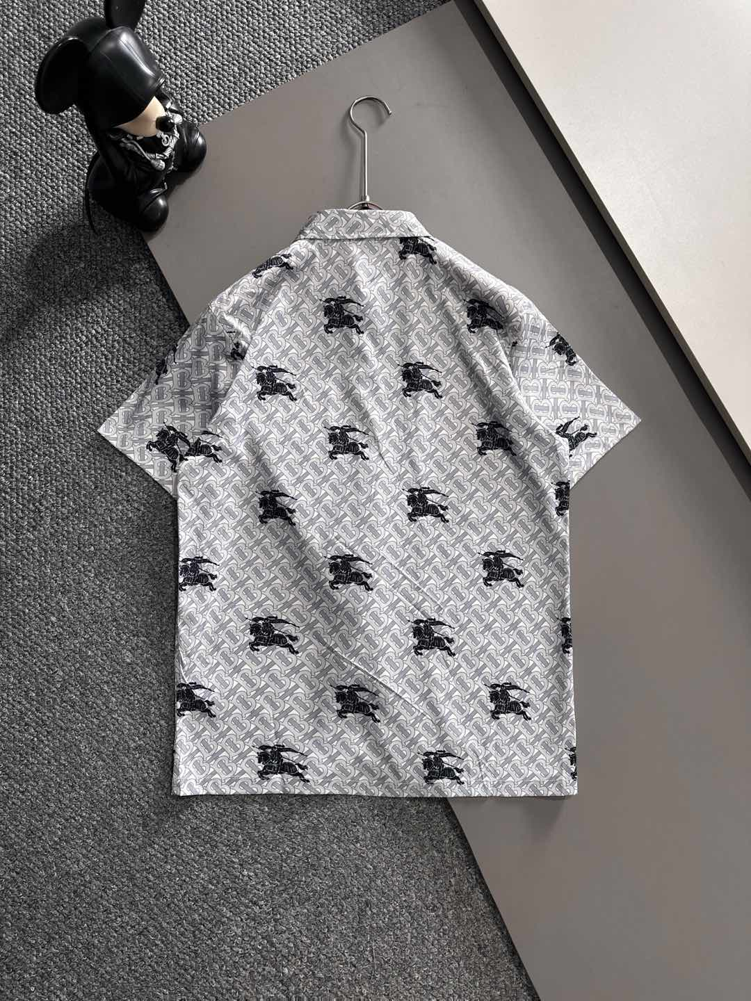 【BURBERRY】半袖シャツショートパンツ セットアップ