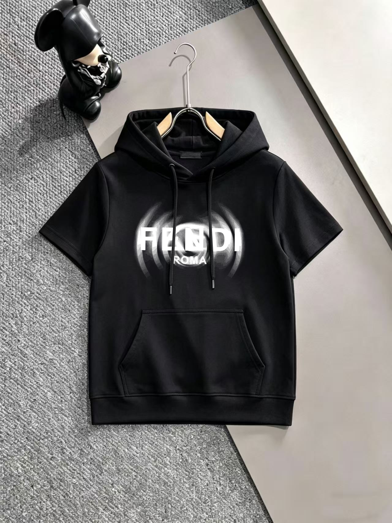 【FENDI】半袖T シャツショートパンツ セットアップ