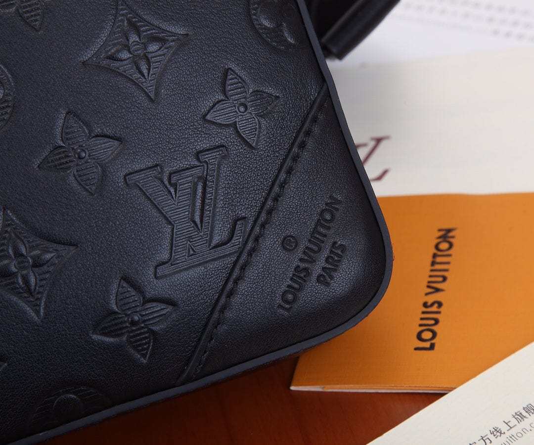 LOUIS VUITTON デュオ・メッセンジャー M69827