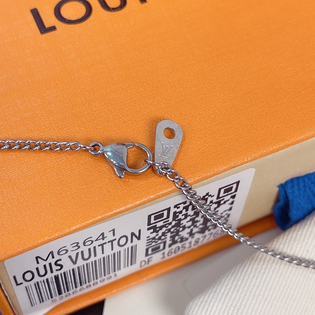 Louis Vuitton（ルイヴィトン）ペンダント・LVタイガー MP3231