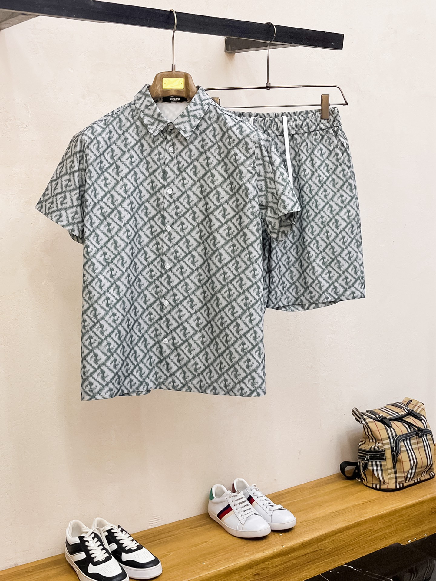 【FENDI】半袖シャツショートパンツ セットアップ