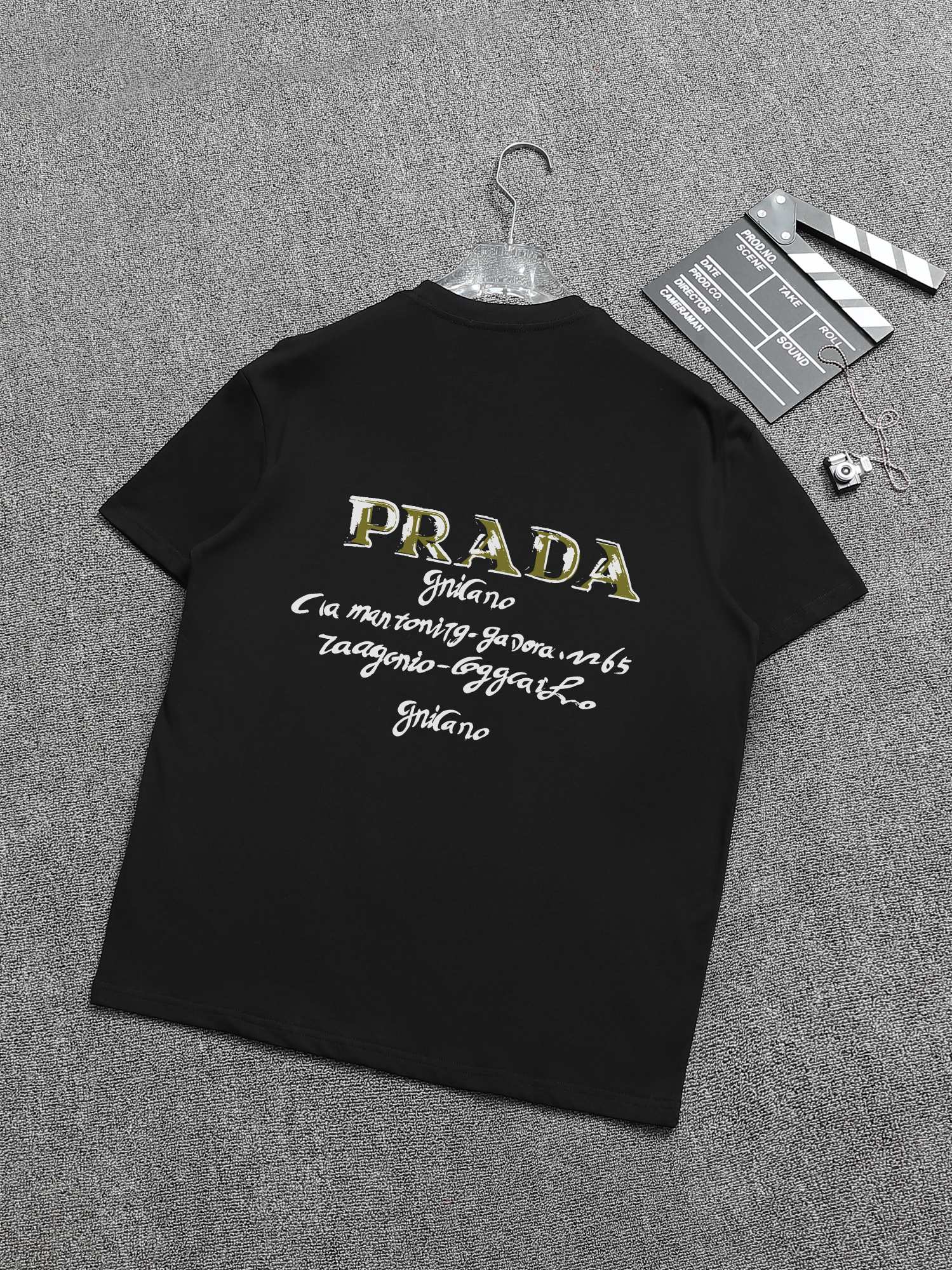 【PRADA】半袖 T シャツ
