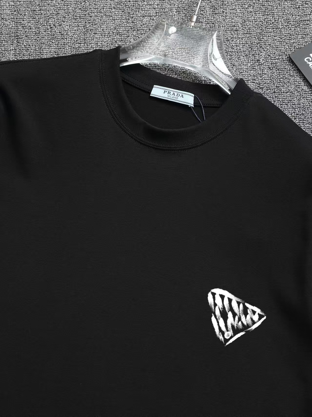 【PRADA】半袖 T シャツ