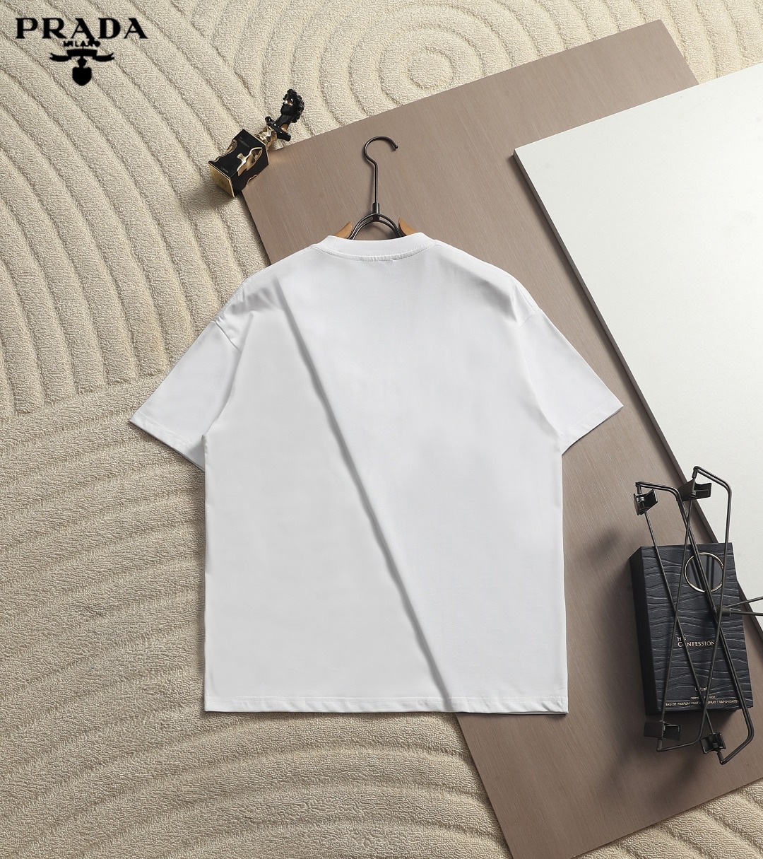 【PRADA】半袖 T シャツ