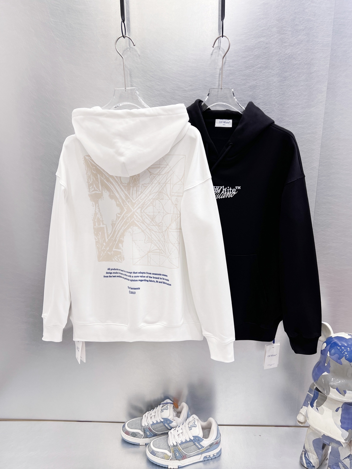 【OFF WHITE】 パーカー