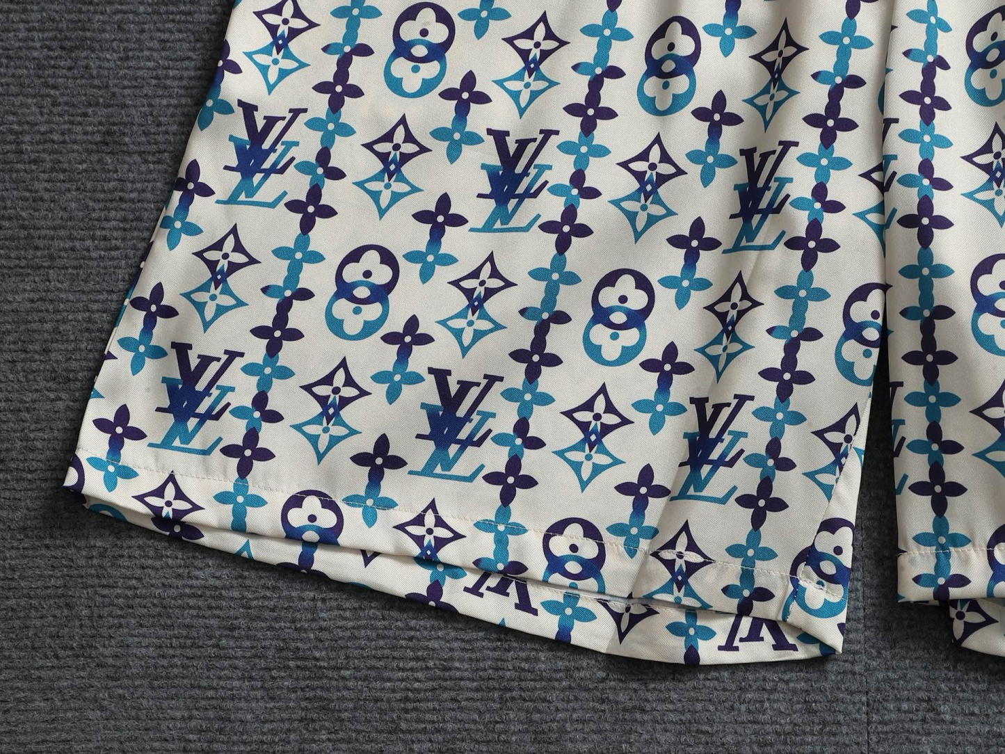 【LOUIS VUITTON】半袖シャツショートパンツ セットアップ