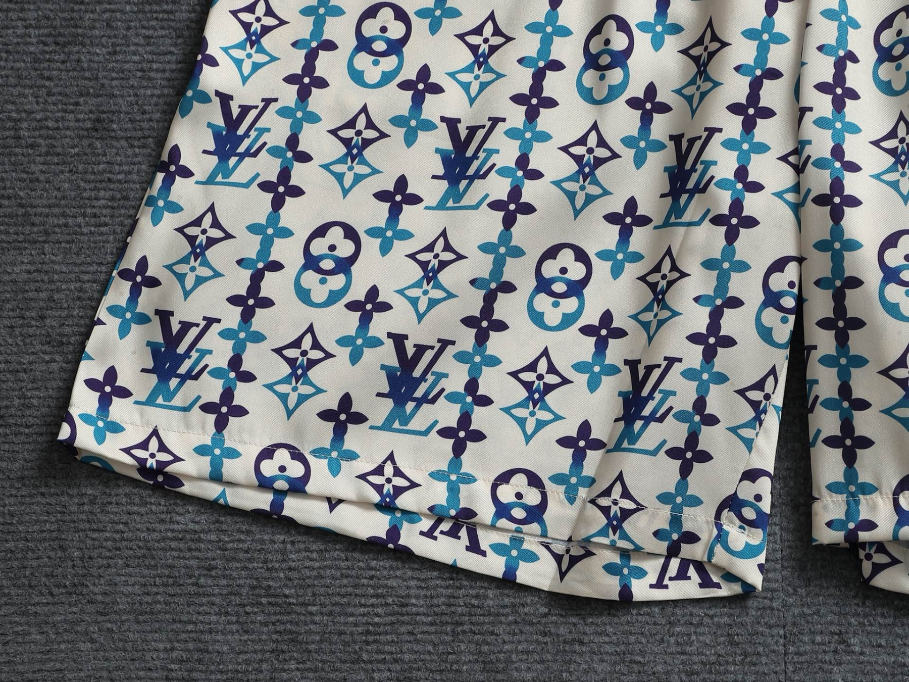 【LOUIS VUITTON】半袖シャツショートパンツ セットアップ