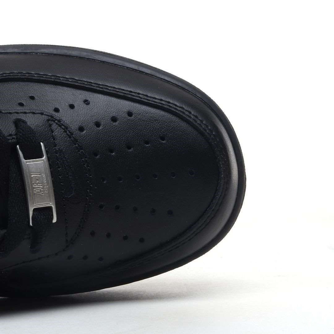 NIKE x Supreme Air Force 1 Low カジュアルシューズ