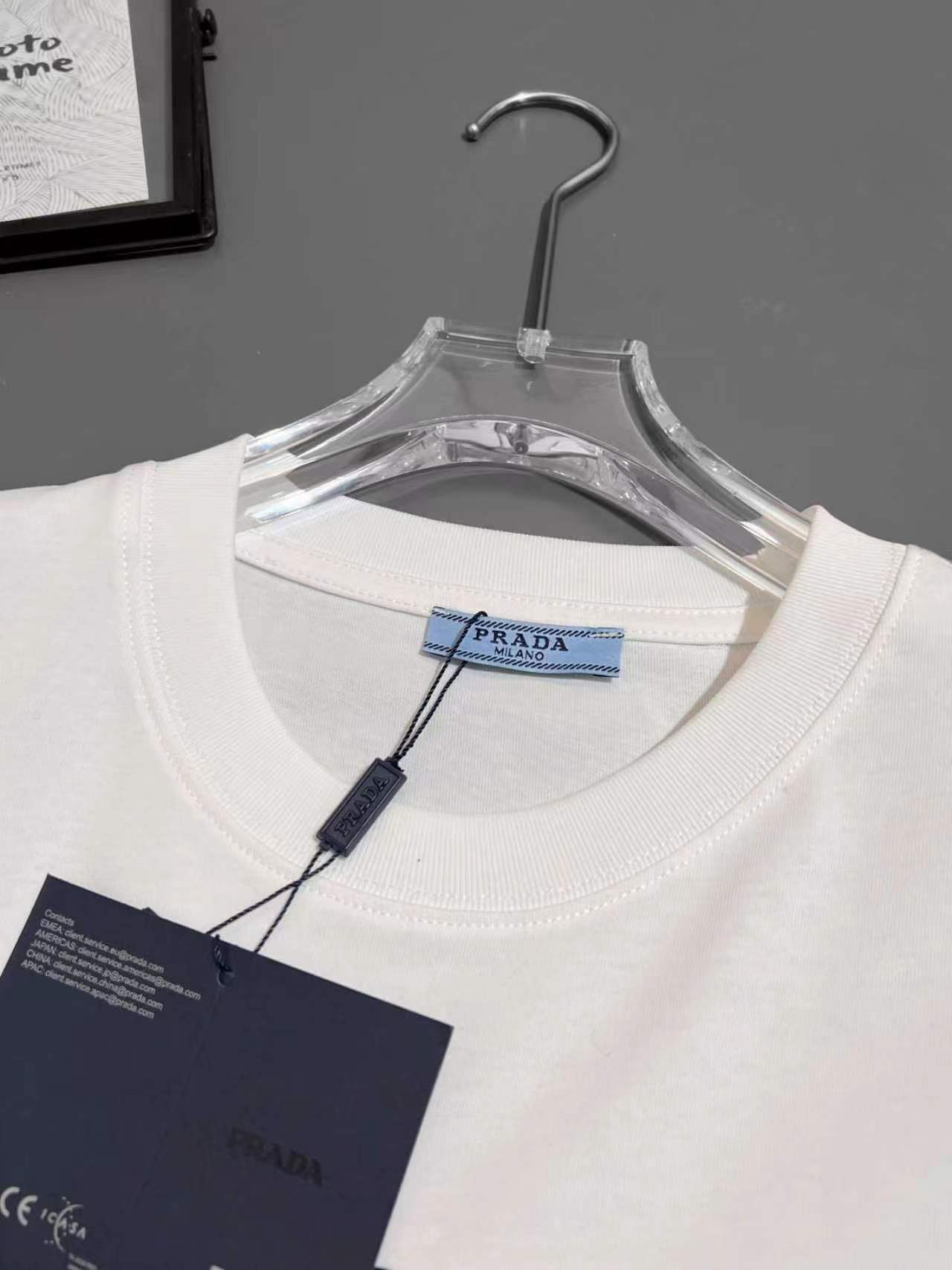 【PRADA】半袖 T シャツ