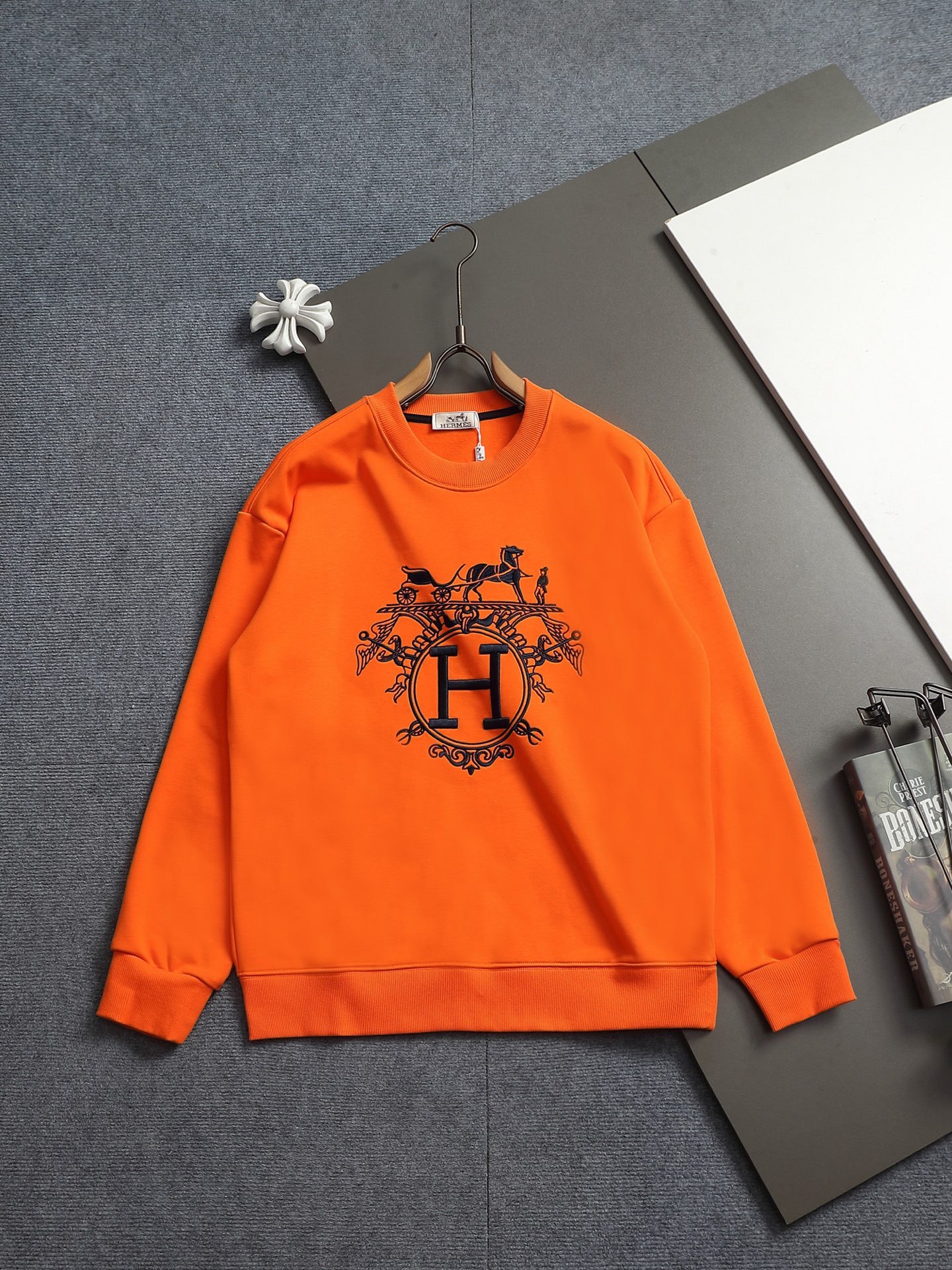 【HERMES】刺繍長袖 T シャツ