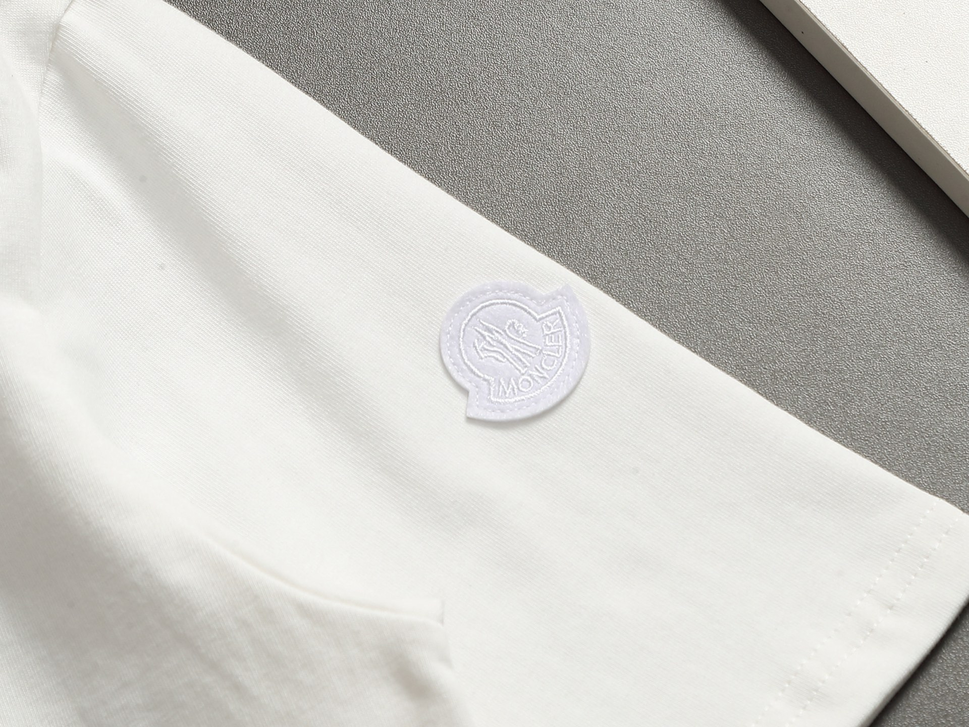 【MONCLER】半袖 T シャツ