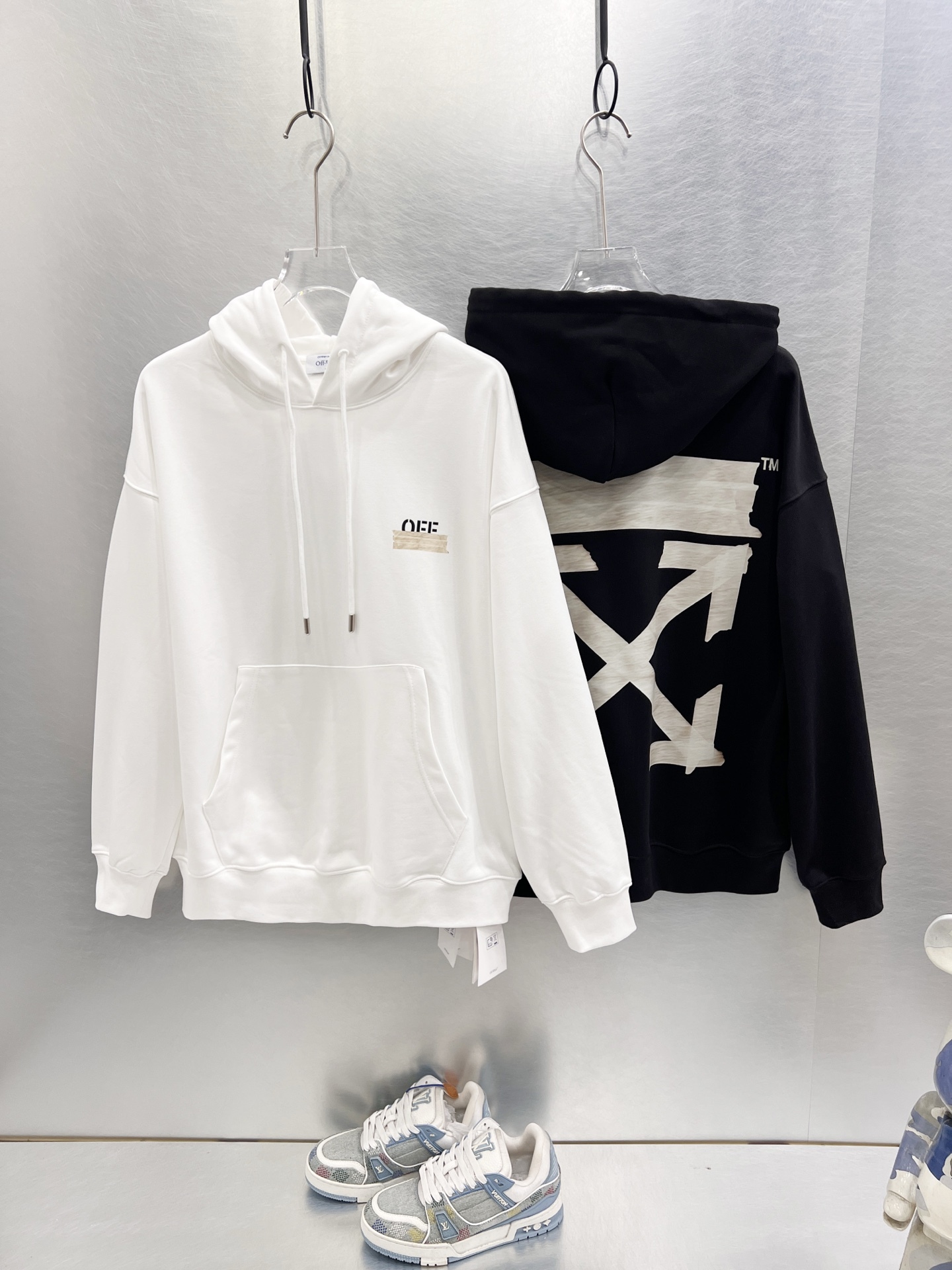 【OFF WHITE】 パーカー