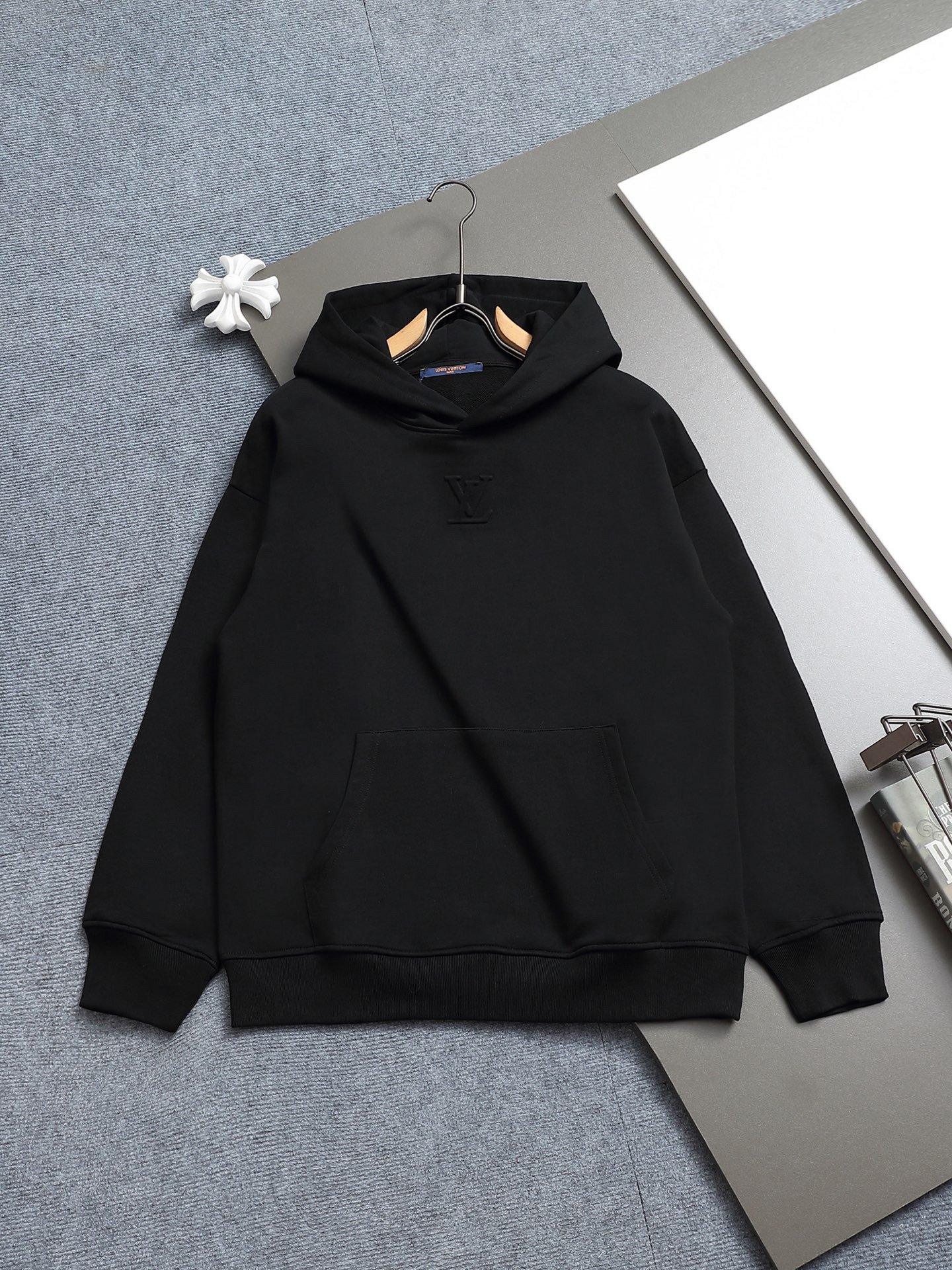 【LOUIS VUITTON】ルイヴィトン 刺繍パーカー