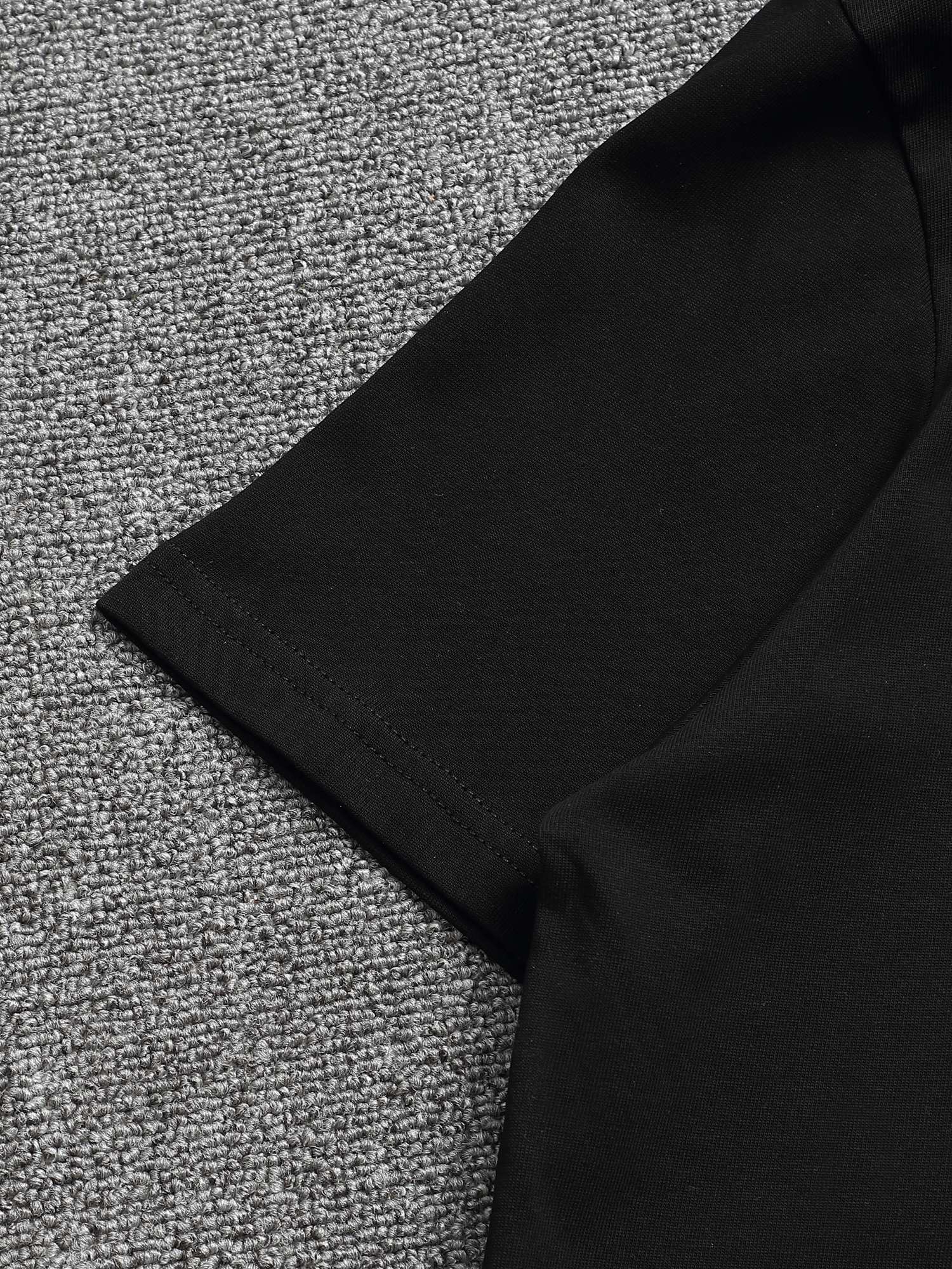 【PRADA】半袖 T シャツ