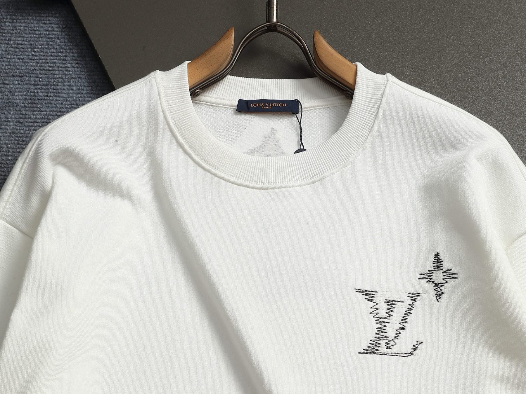 【LOUIS VUITTON】刺繍長袖 T シャツ