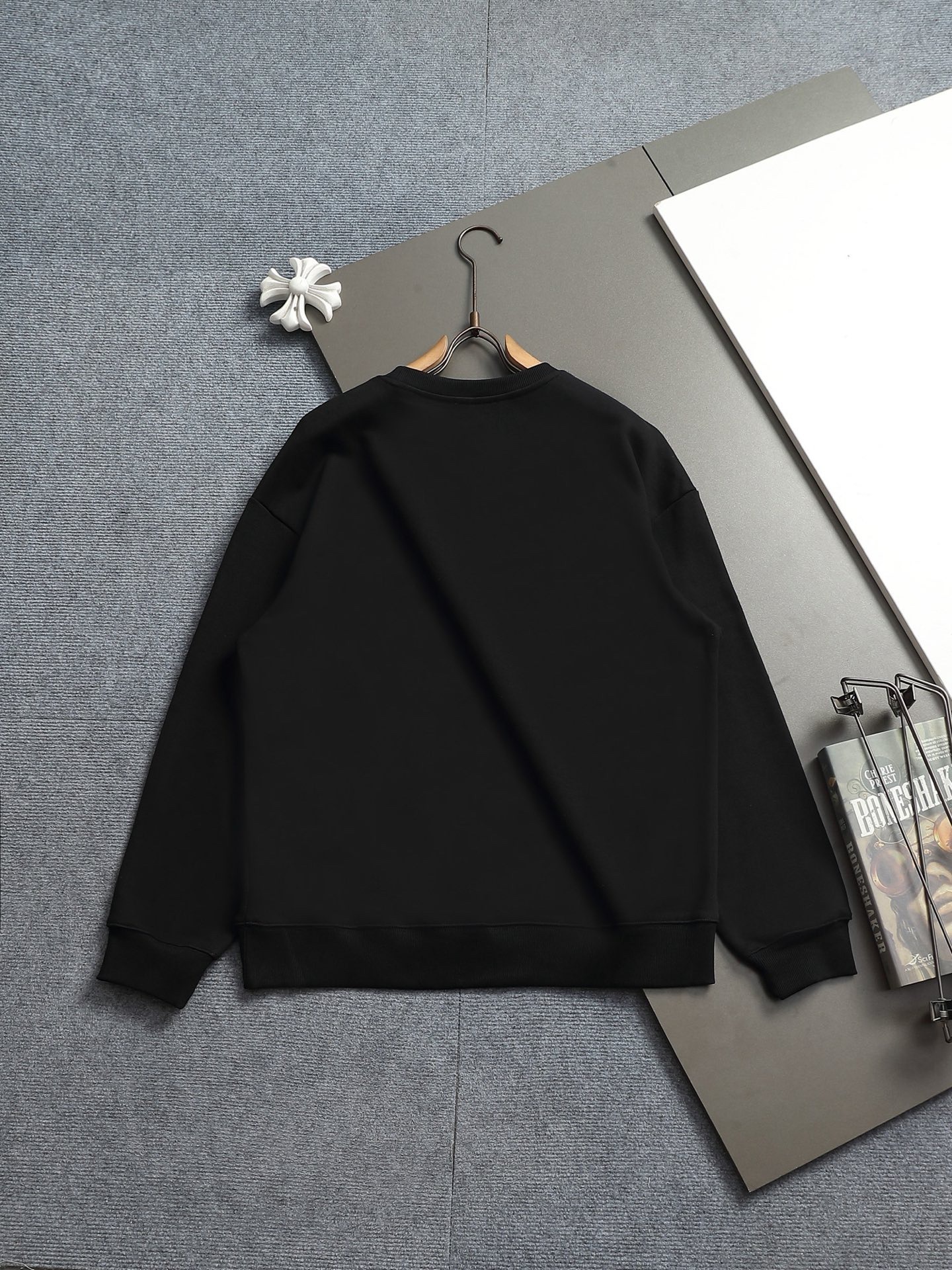 【FENDI】刺繍長袖 T シャツ
