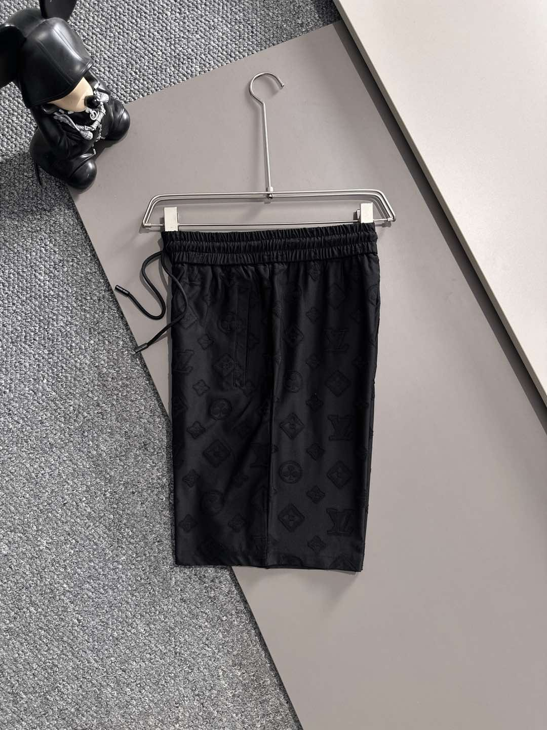【LOUIS VUITTON】半袖T シャツショートパンツ セットアップ