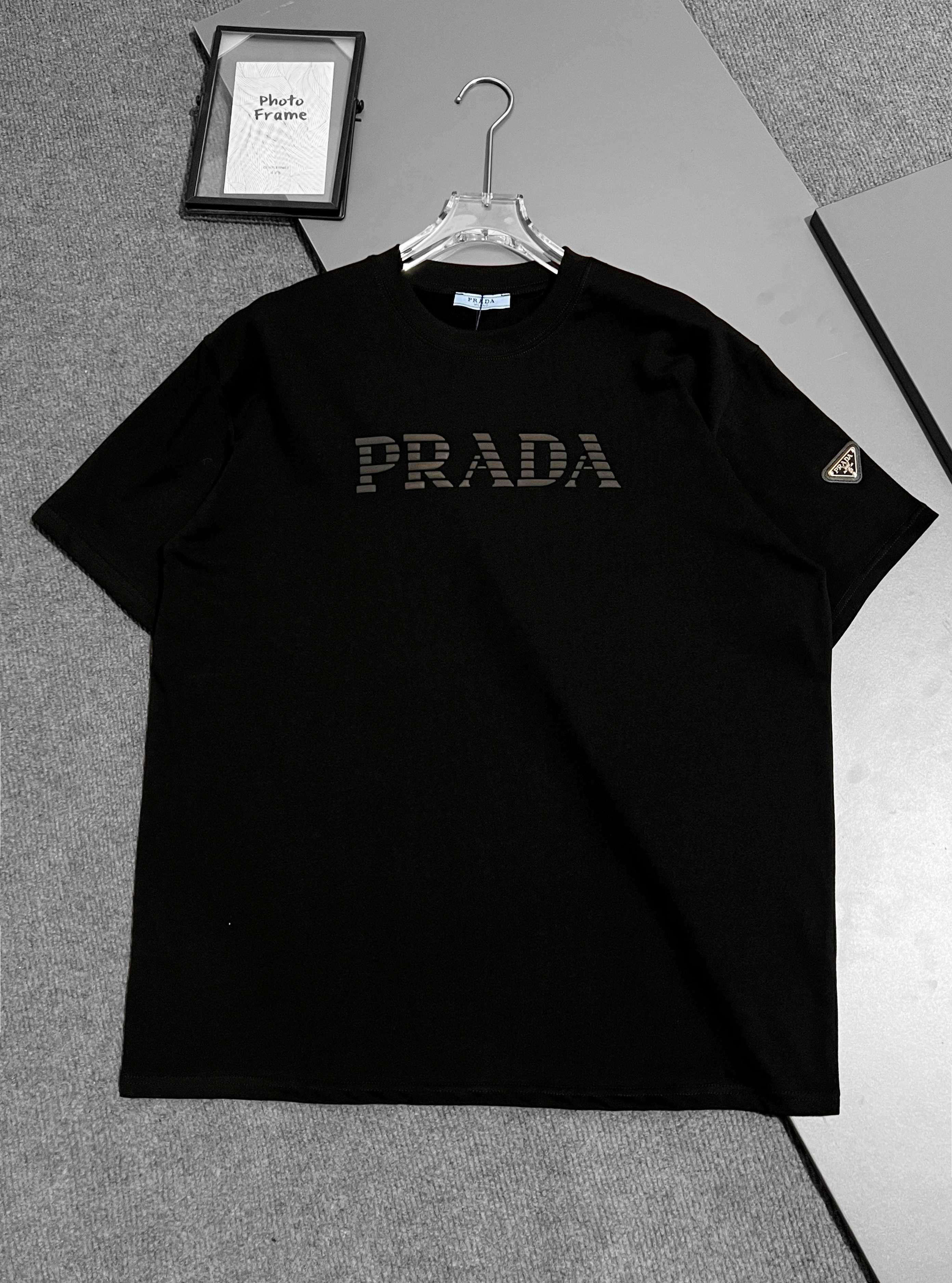 【PRADA】半袖 T シャツ