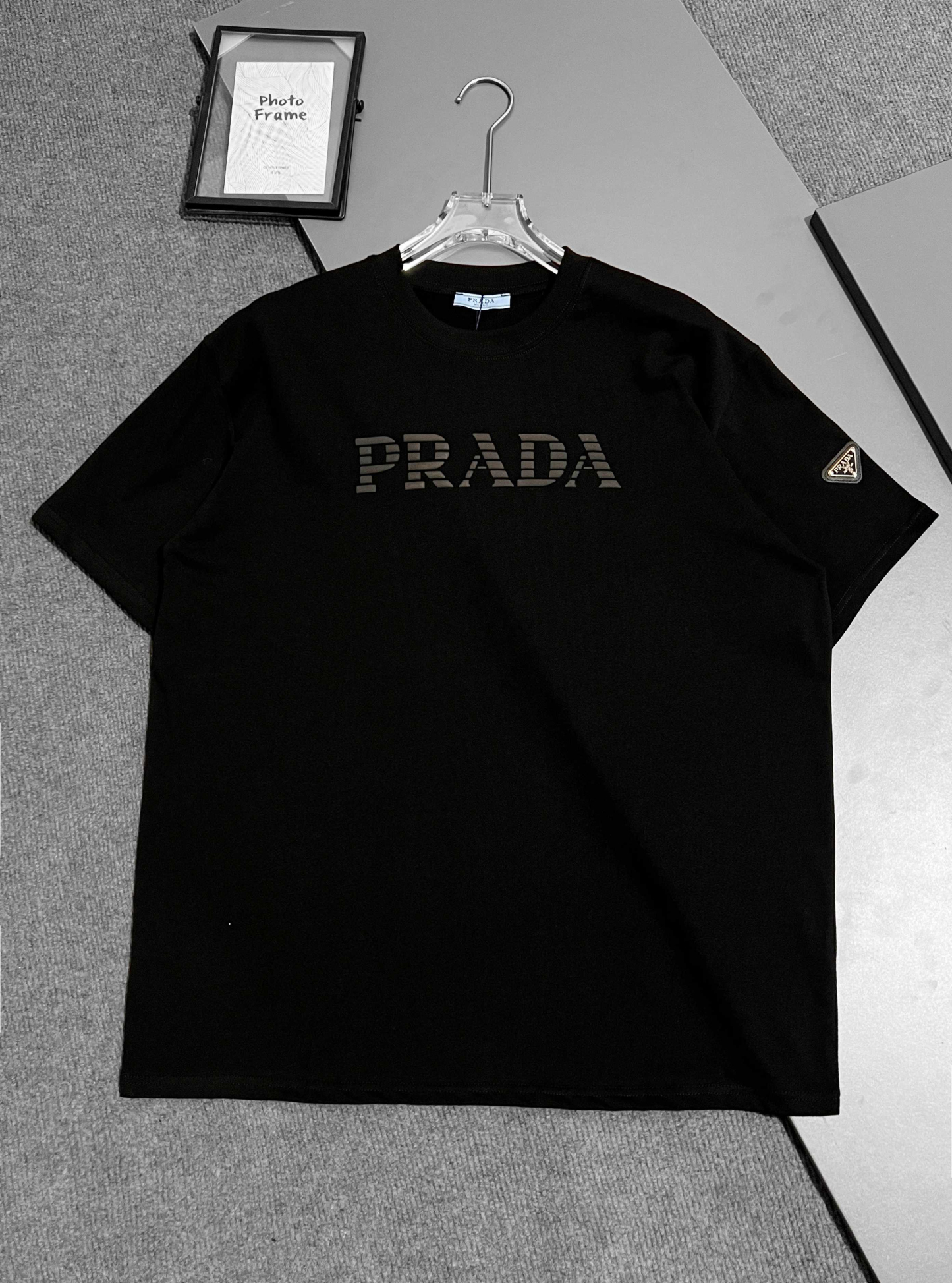 【PRADA】半袖 T シャツ