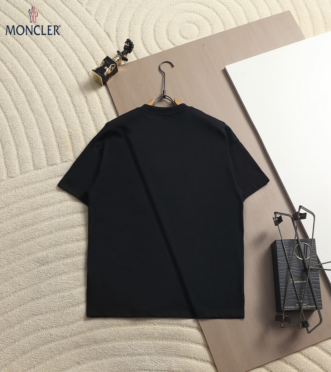 【MONCLER】刺繍半袖 T シャツ