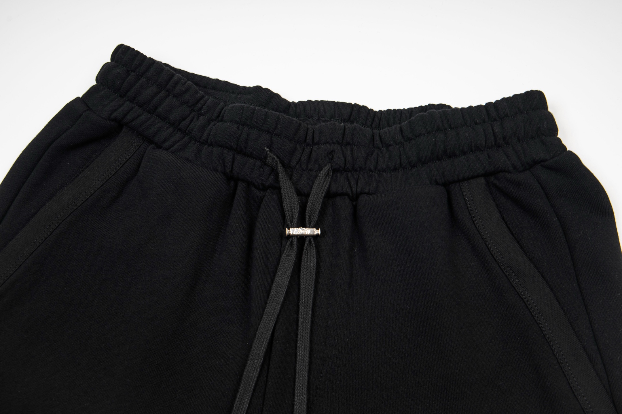 【AMIRI】ショートパンツ