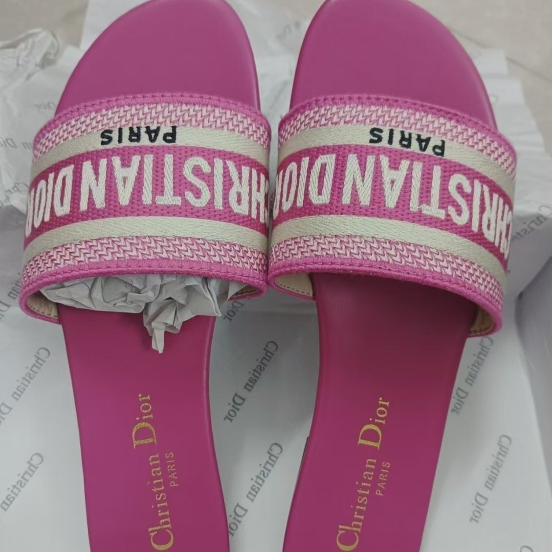DIOR 人気サンダル
