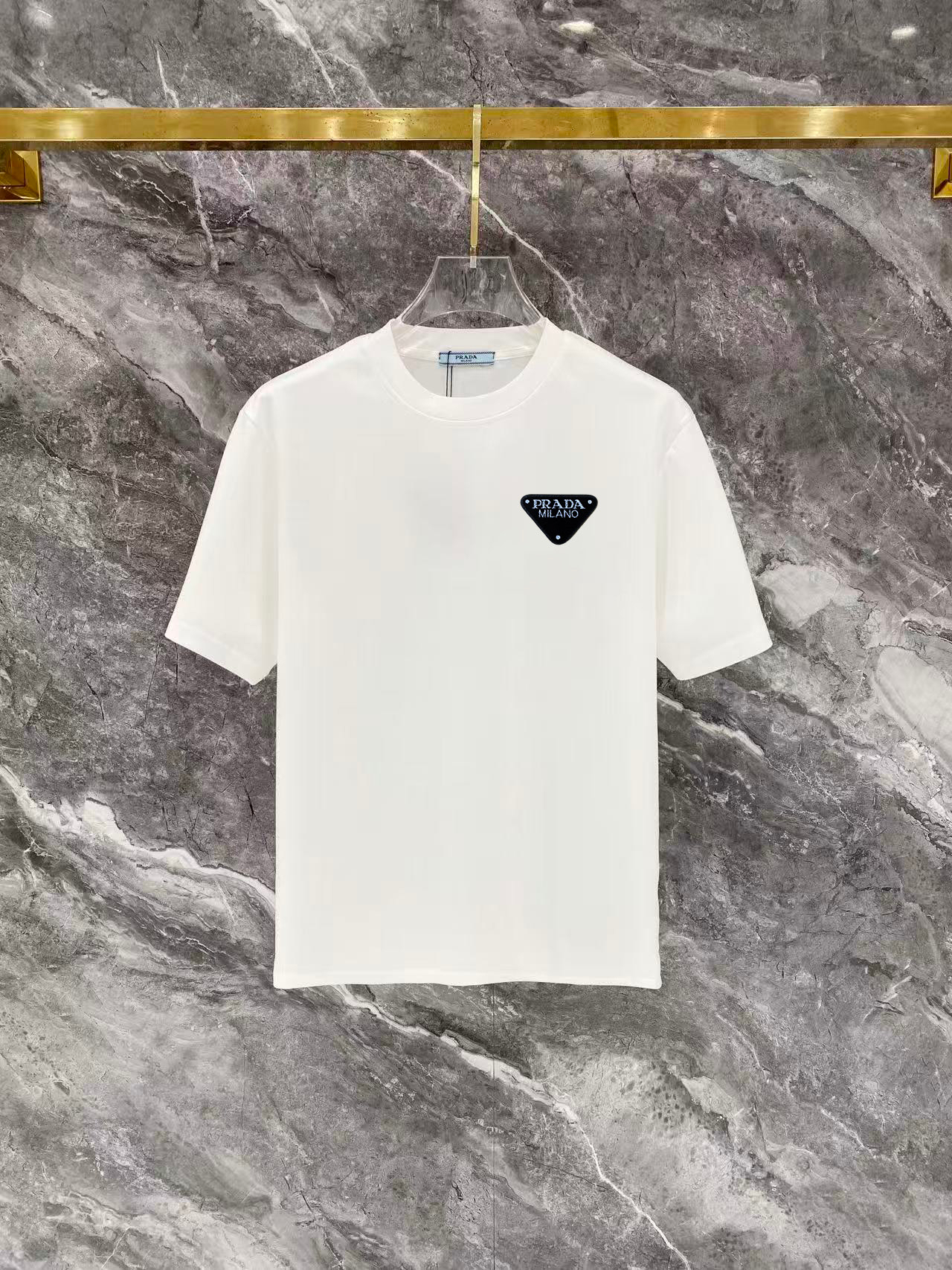 【PRADA】半袖T シャツショートパンツ セットアップ