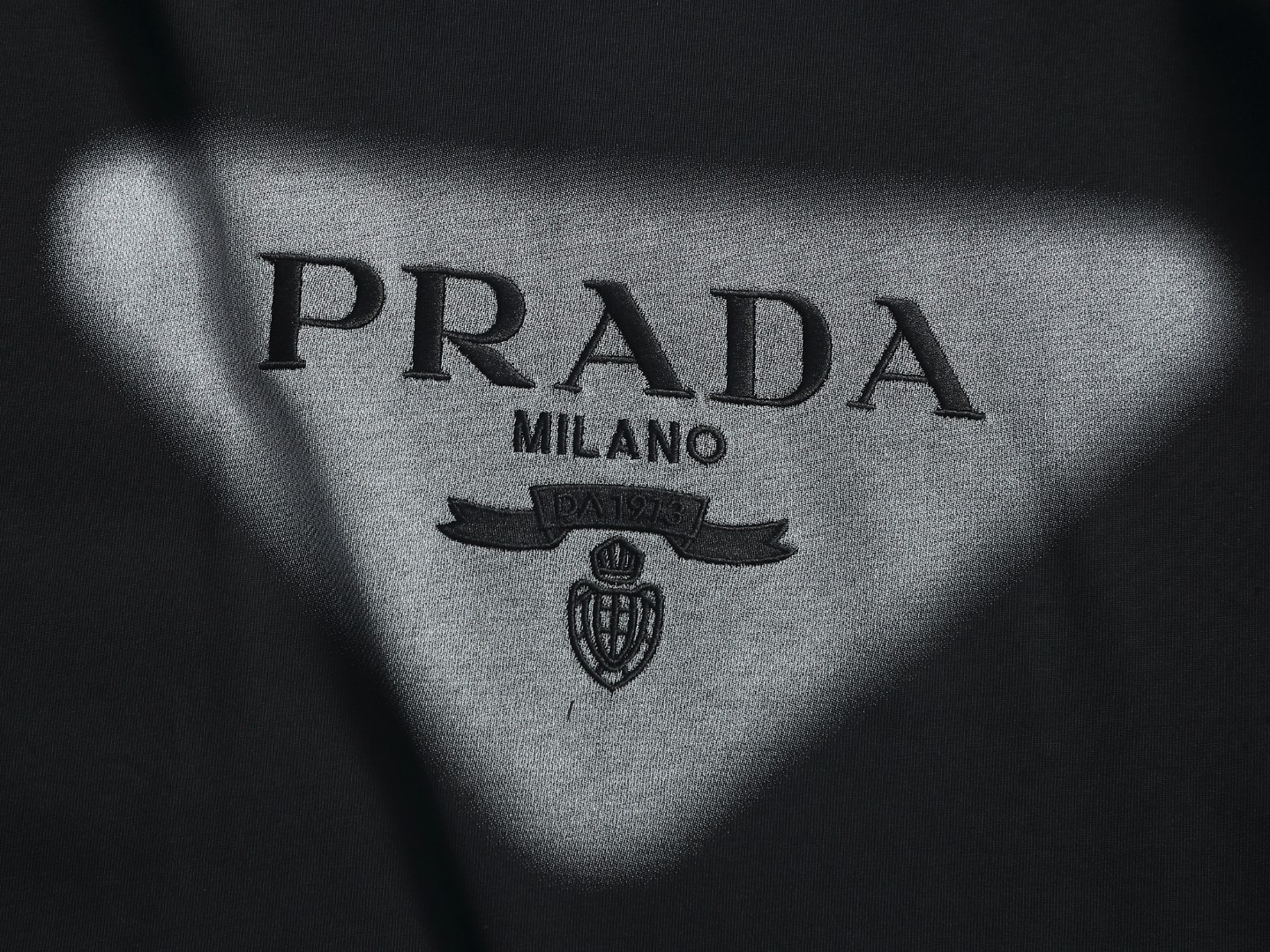 【PRADA】半袖 T シャツ