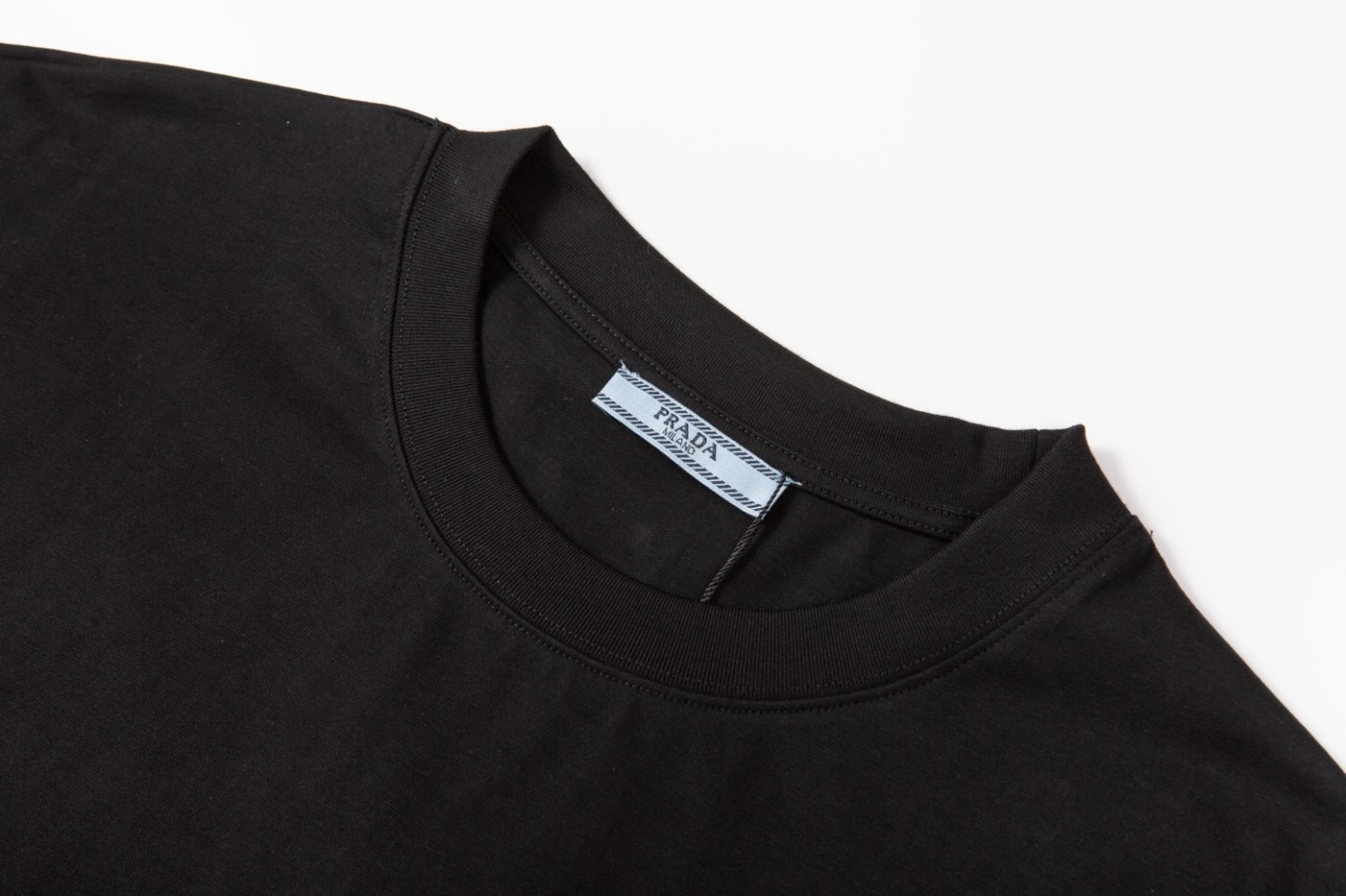 【PRADA】半袖 T シャツ