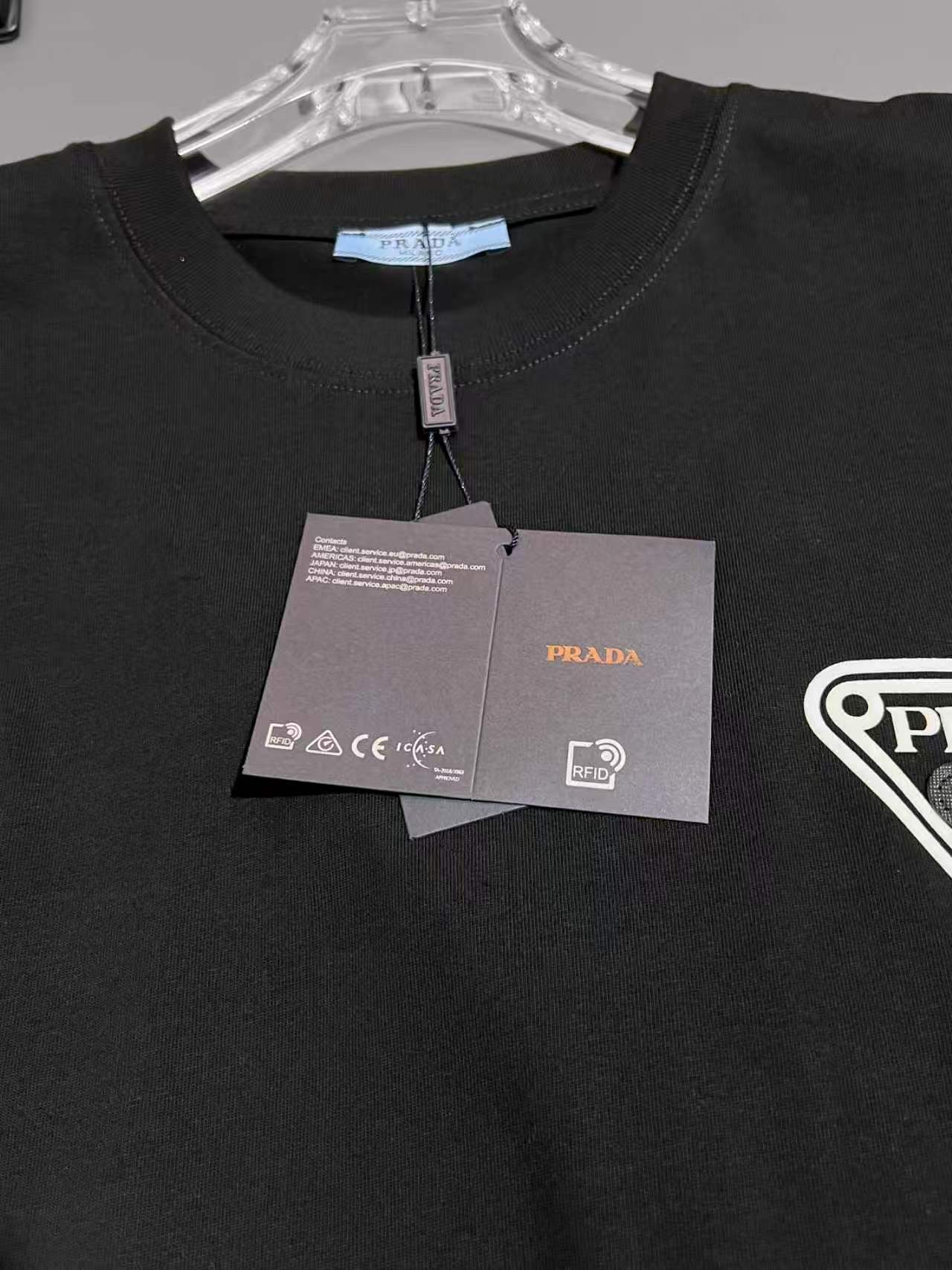 【PRADA】半袖 T シャツ